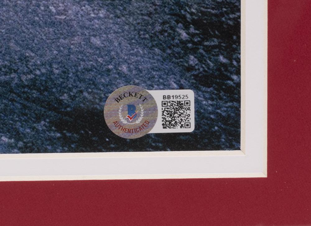 Gordie Howe Signed Red Wings Custom Framed Photo Inscribed "Mr. Hockey" (Beckett) at PristineAuction.com Gordie Howe Signed Red Wings Custom Framed Photo Inscribed "Mr. Hockey" (Beckett) at PristineAuction.com