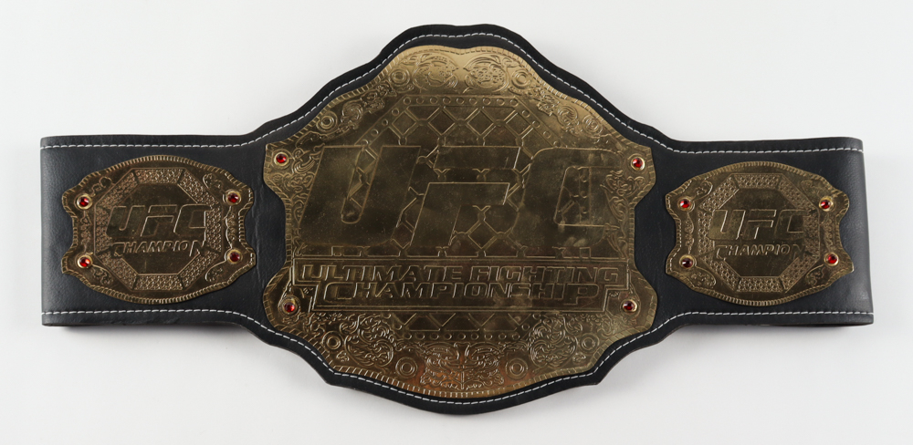 Royce Gracie Signed Full-Size UFC #1 Championship Belt Inscribed "UFC 1, 2, & 4 Champ" & "HOF 03" at PristineAuction.com Royce Gracie Signed Full-Size UFC #1 Championship Belt Inscribed "UFC 1, 2, & 4 Champ" & "HOF 03" at PristineAuction.com