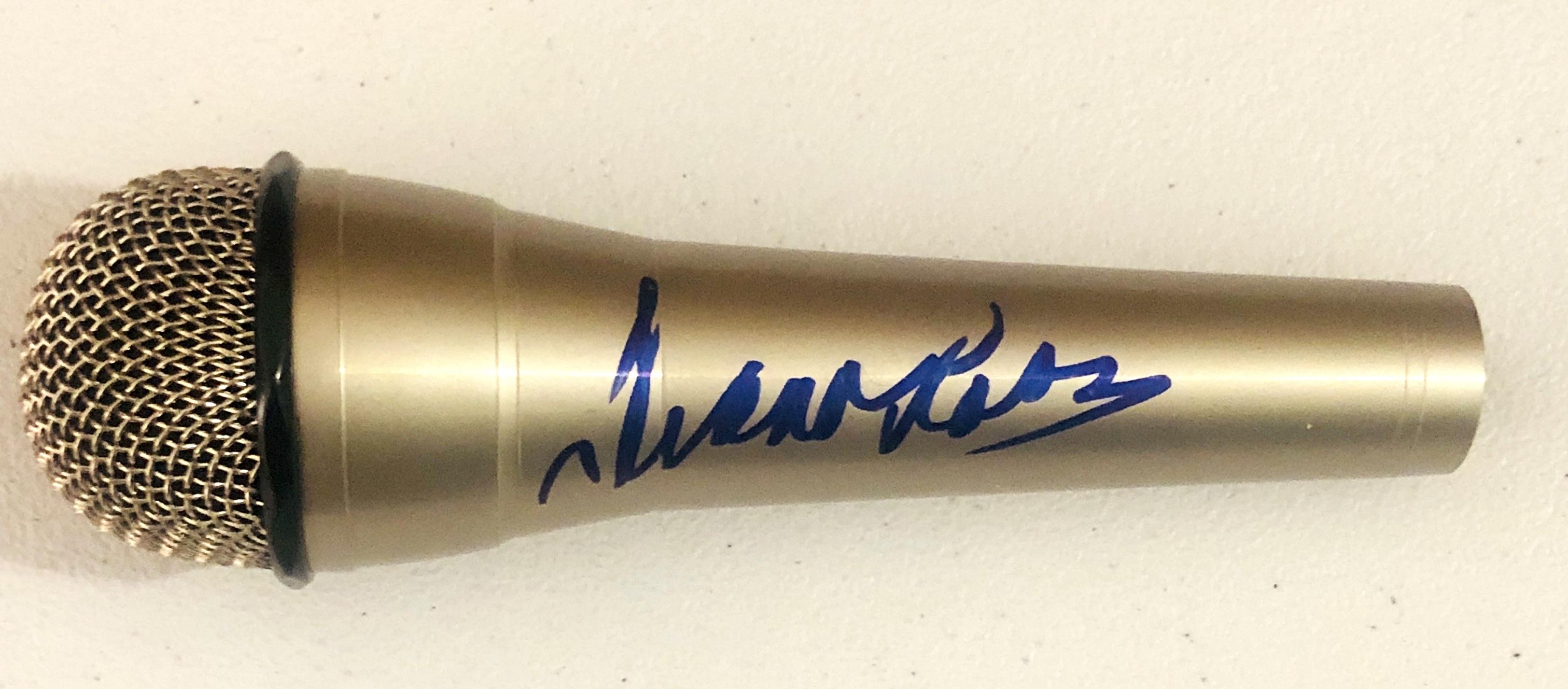 Diana Ross Signed Microphone (Beckett) at PristineAuction.com Diana Ross Signed Microphone (Beckett) at PristineAuction.com