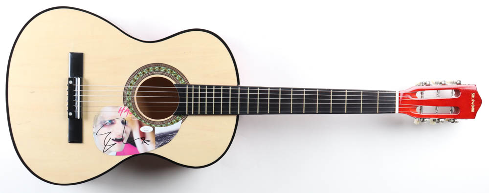 Ed Sheeran Signed 39" Acoustic Guitar (JSA) at PristineAuction.com Ed Sheeran Signed 39" Acoustic Guitar (JSA) at PristineAuction.com