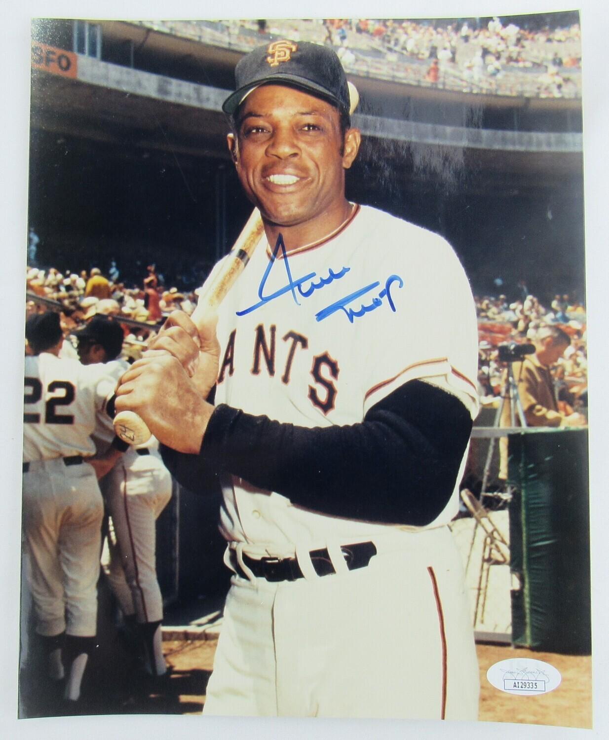 Willie Mays Signed Giants 8x10 Photo (JSA) at PristineAuction.com Willie Mays Signed Giants 8x10 Photo (JSA) at PristineAuction.com