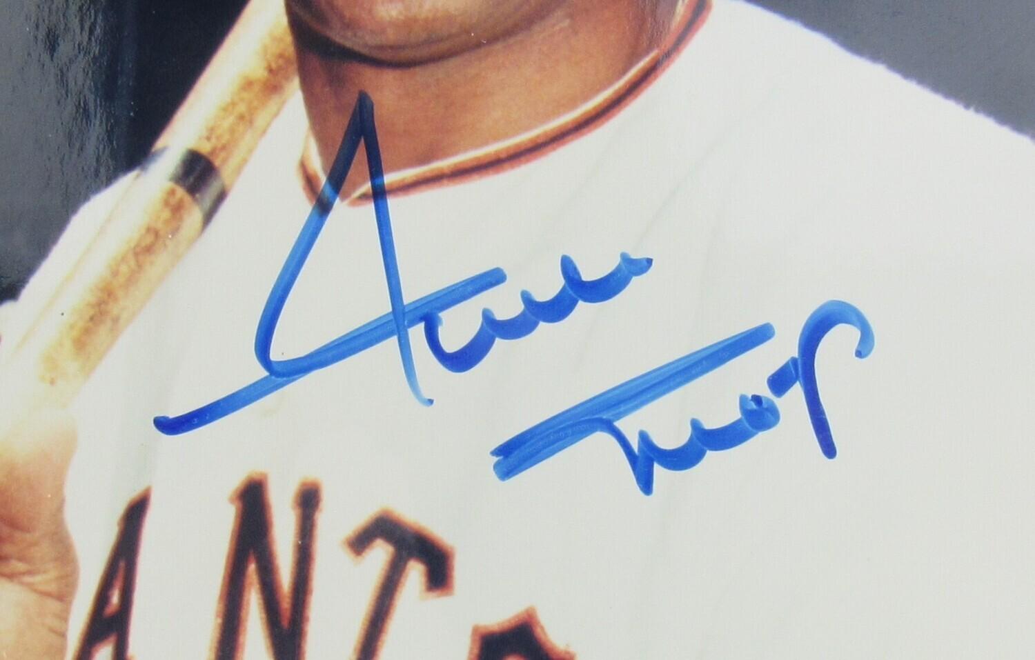 Willie Mays Signed Giants 8x10 Photo (JSA) at PristineAuction.com Willie Mays Signed Giants 8x10 Photo (JSA) at PristineAuction.com