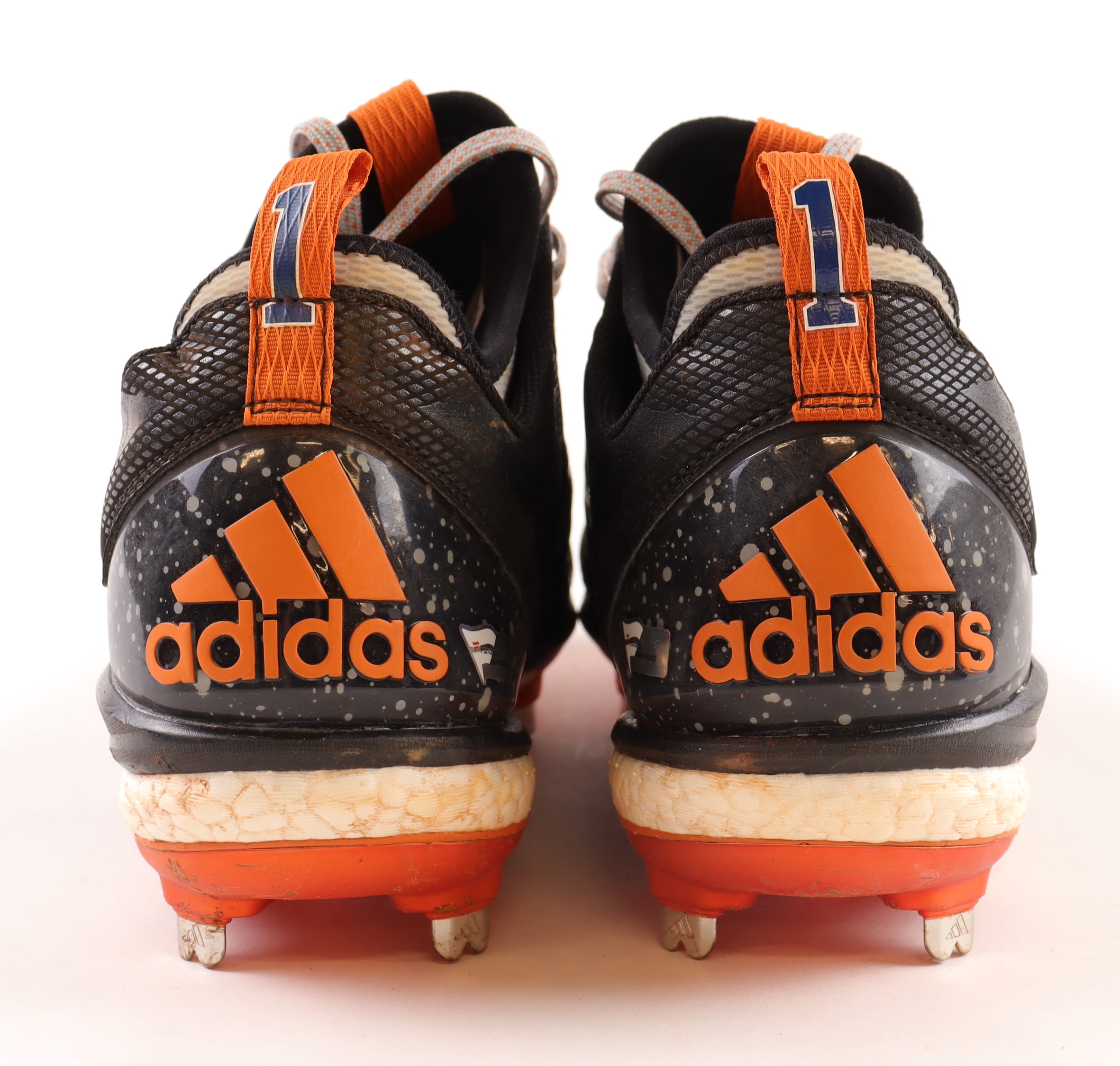 Carlos Correa game-worn Autographed shoes w/ Fanatics coa Carlos Correa Twice-Signed Game-Used Pair of Baseball Cleats  main image 3
