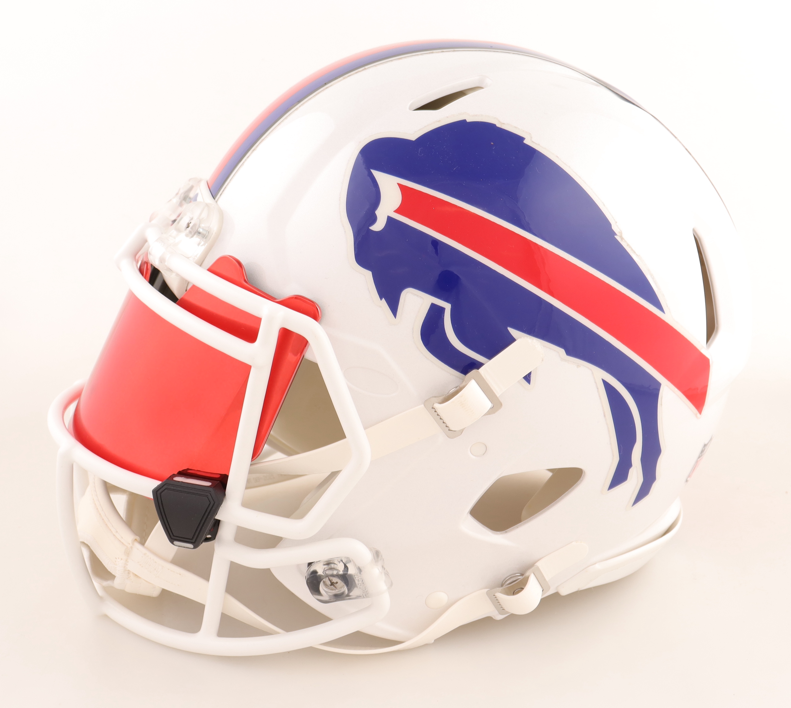Gabe Davis Signed Bills Full-Size Authentic On-Field Speed Helmet With Visor (Radtke) at PristineAuction.com Gabe Davis Signed Bills Full-Size Authentic On-Field Speed Helmet With Visor (Radtke) at PristineAuction.com