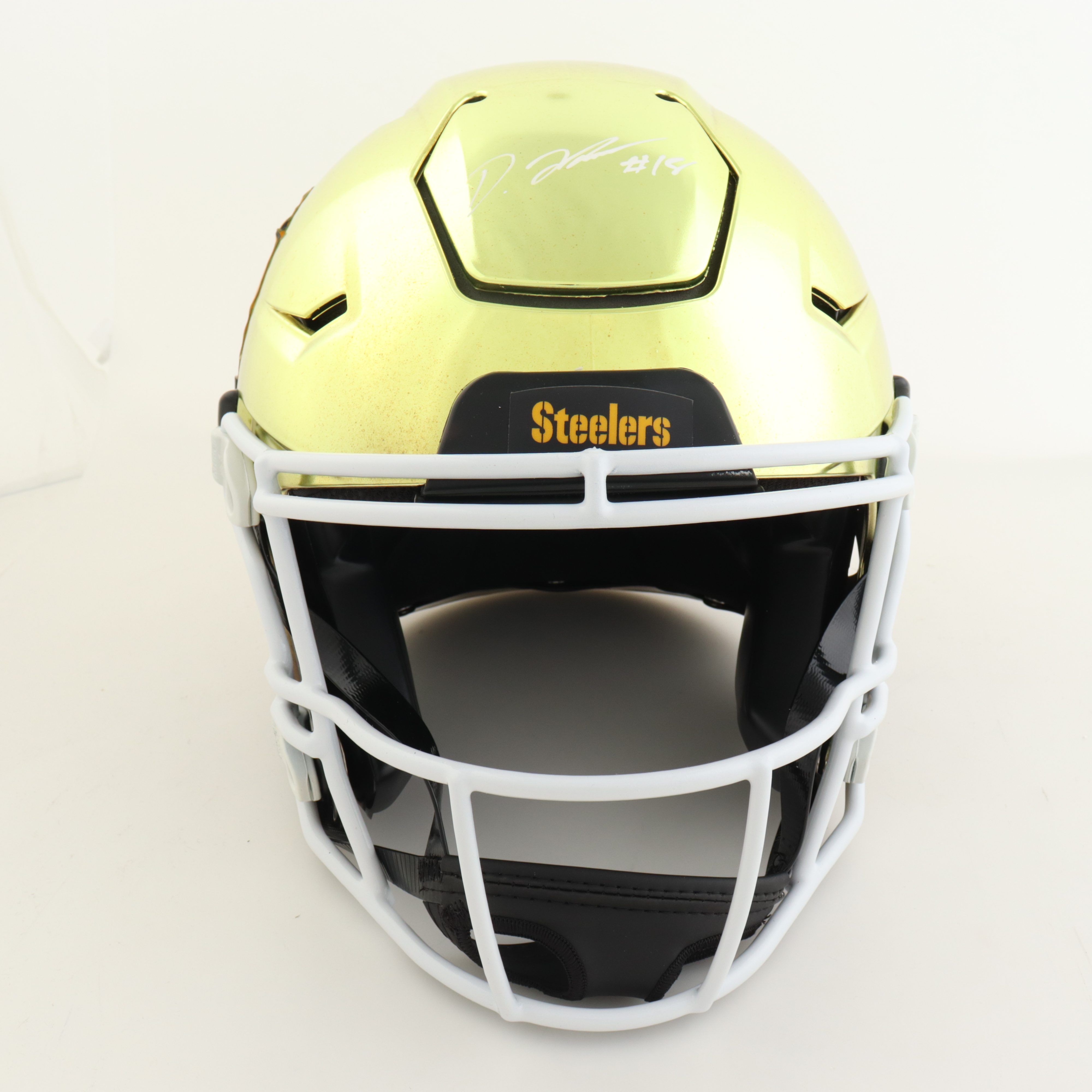 Diontae Johnson Signed Steelers Full-Size Authentic On-Field SpeedFlex Chrome Helmet (Beckett) at PristineAuction.com Diontae Johnson Signed Steelers Full-Size Authentic On-Field SpeedFlex Chrome Helmet (Beckett) at PristineAuction.com