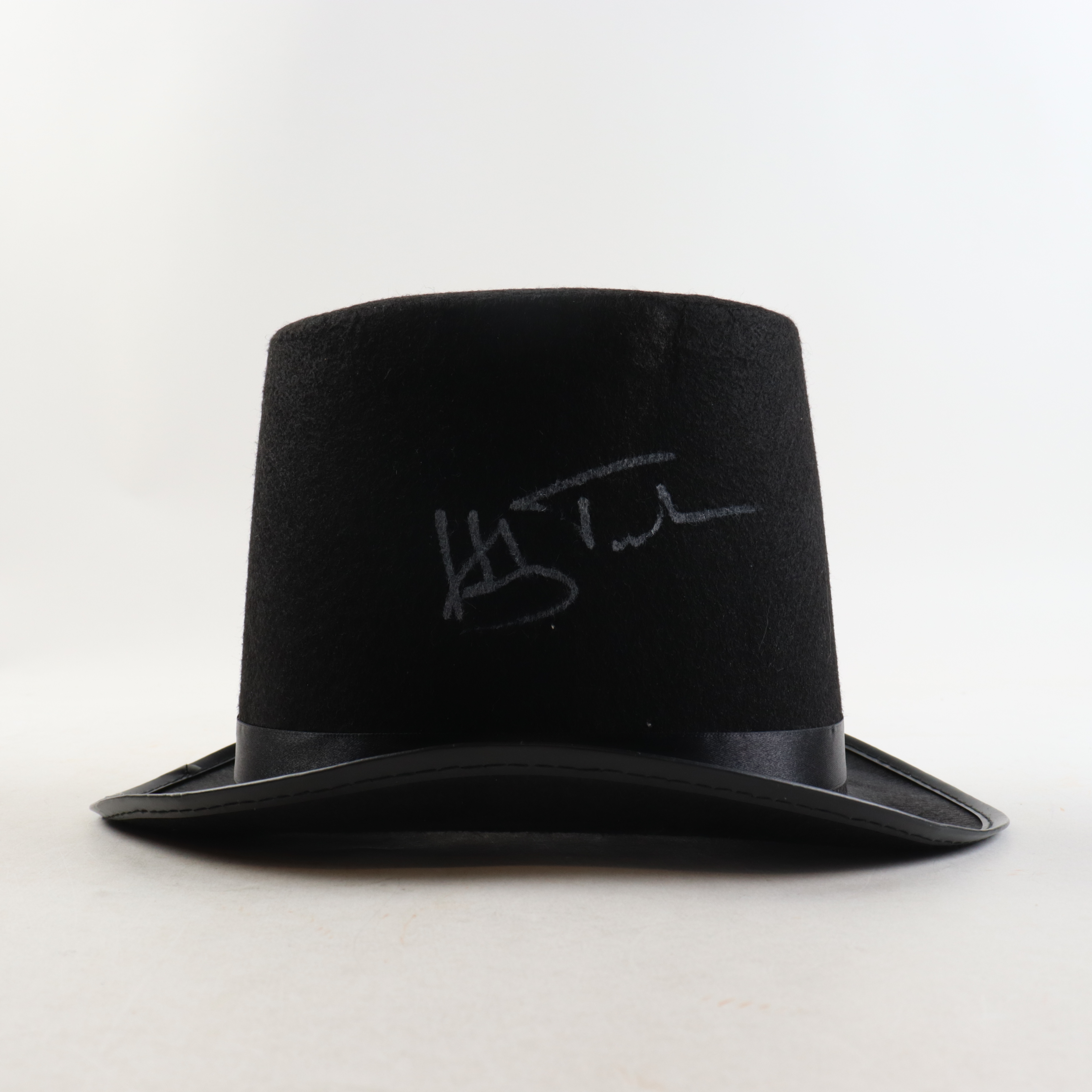 Hugh Jackman Signed "The Greatest Showman" Replica Top Hat (AutographCOA) at PristineAuction.com Hugh Jackman Signed "The Greatest Showman" Replica Top Hat (AutographCOA) at PristineAuction.com