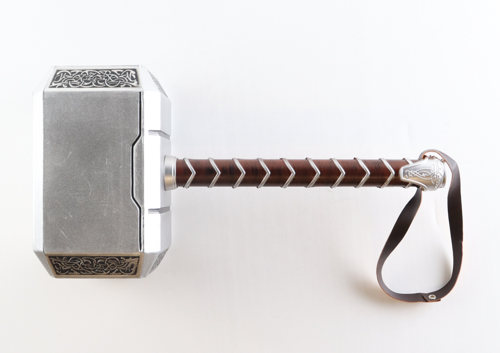 Chris Hemsworth Signed "Thor" Mjolnir Hammer (Beckett) at PristineAuction.com Chris Hemsworth Signed "Thor" Mjolnir Hammer (Beckett) at PristineAuction.com