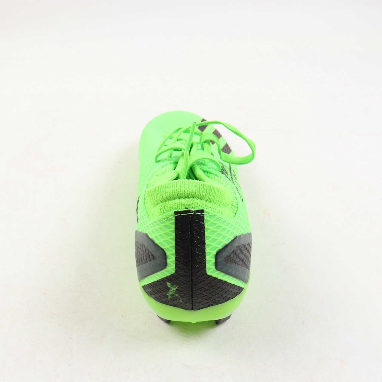 Lionel Messi Signed Adidas Soccer Cleat Inscribed "100" (Beckett) at PristineAuction.com Lionel Messi Signed Adidas Soccer Cleat Inscribed "100" (Beckett) at PristineAuction.com