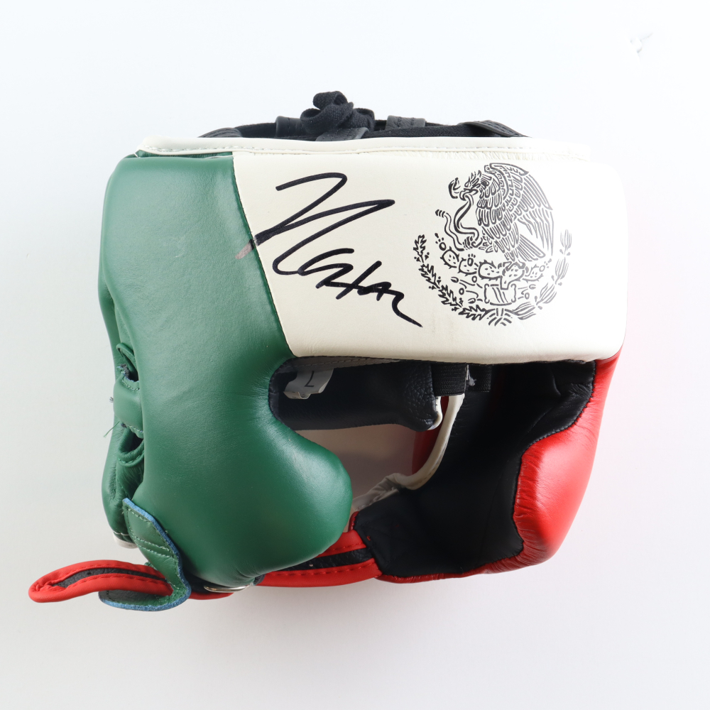 Julio Cesar Chavez Signed Head Gear (Beckett) | Pristine Auction