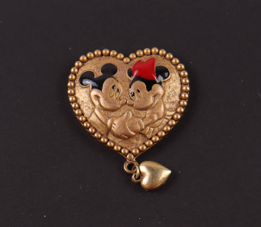 Thomas Kinkade "Mickey & Minnie At The Campfire" Custom Framed Print Display With Character Pin at PristineAuction.com Thomas Kinkade "Mickey & Minnie At The Campfire" Custom Framed Print Display With Character Pin at PristineAuction.com