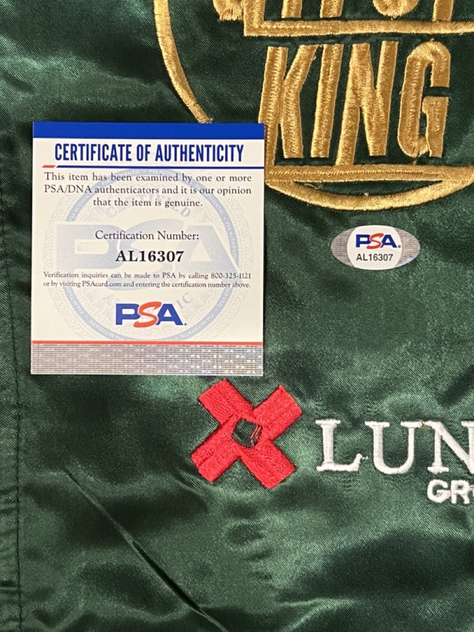 Tyson Fury Signed WBC "Gypsy King" Green Robe (PSA) at PristineAuction.com Tyson Fury Signed WBC "Gypsy King" Green Robe (PSA) at PristineAuction.com