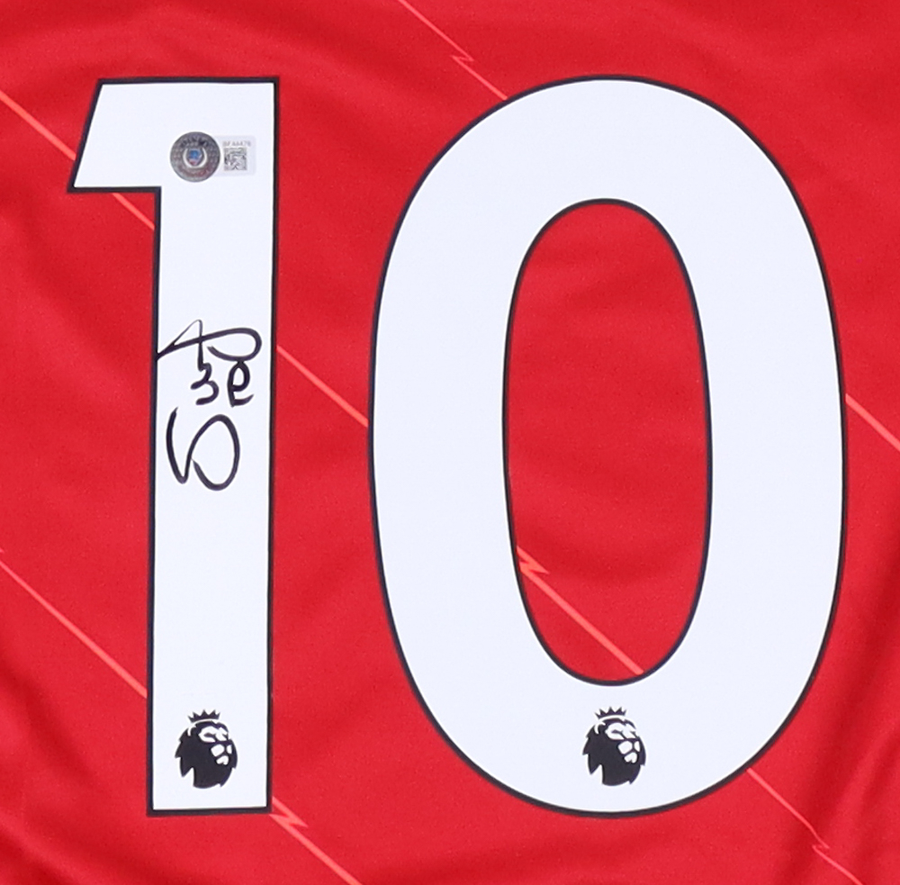 Sadio Mane Signed Liverpool Jersey (Beckett) at PristineAuction.com Sadio Mane Signed Liverpool Jersey (Beckett) at PristineAuction.com