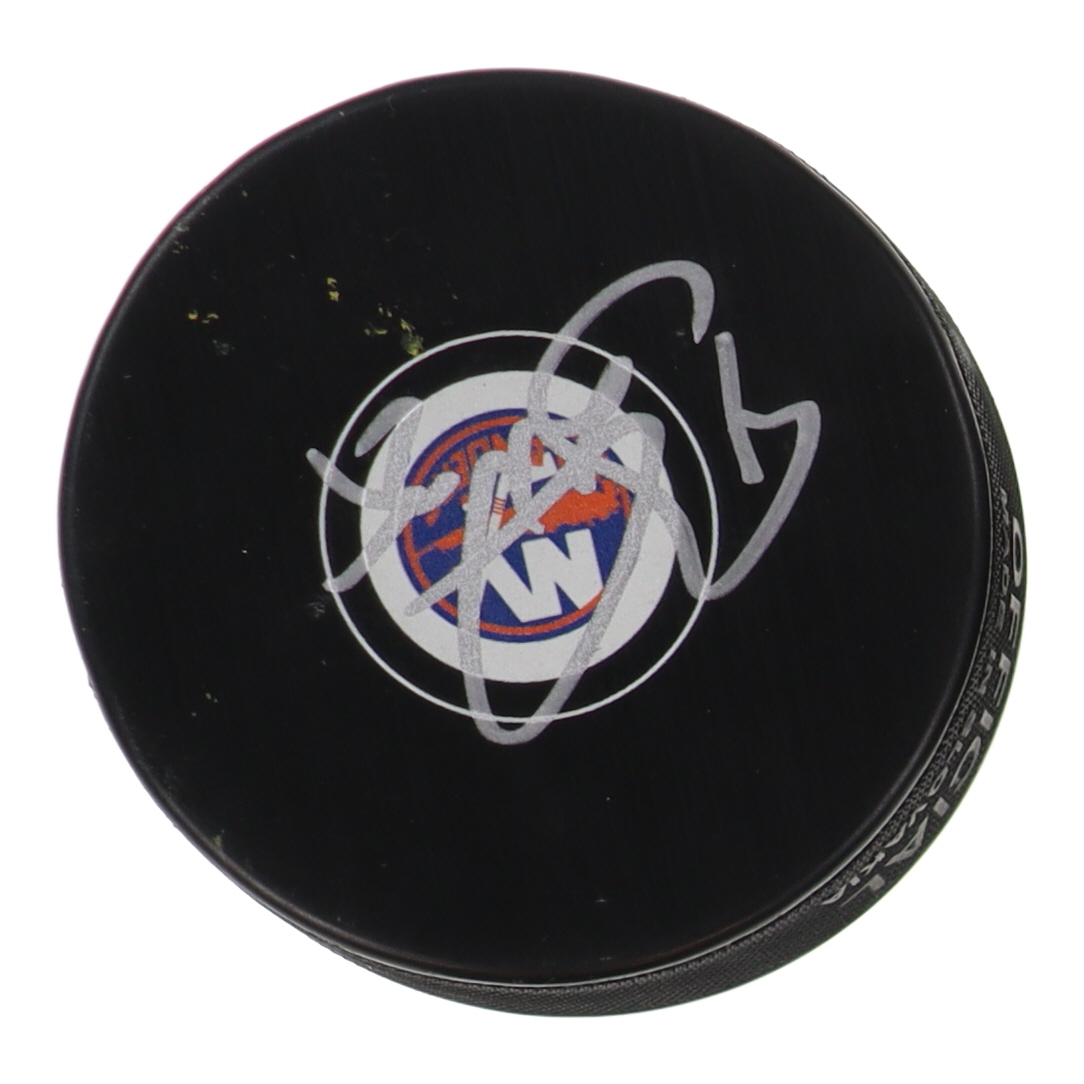Brock Nelson Signed Islanders Logo Hockey Puck (Beckett) at PristineAuction.com Brock Nelson Signed Islanders Logo Hockey Puck (Beckett) at PristineAuction.com