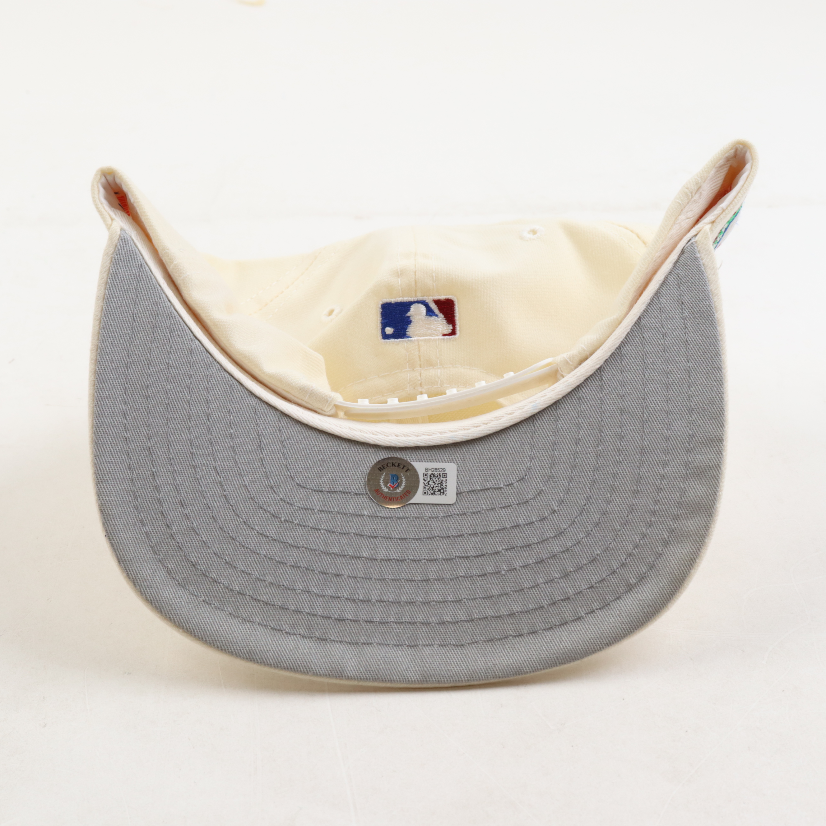 David Cone Signed Yankees 1996 World Series Snapback Hat Inscribed "'96 WS Champs" (Beckett) at PristineAuction.com David Cone Signed Yankees 1996 World Series Snapback Hat Inscribed "'96 WS Champs" (Beckett) at PristineAuction.com