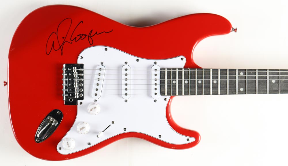 Alice Cooper Signed Electric Guitar (Beckett) at PristineAuction.com Alice Cooper Signed Electric Guitar (Beckett) at PristineAuction.com