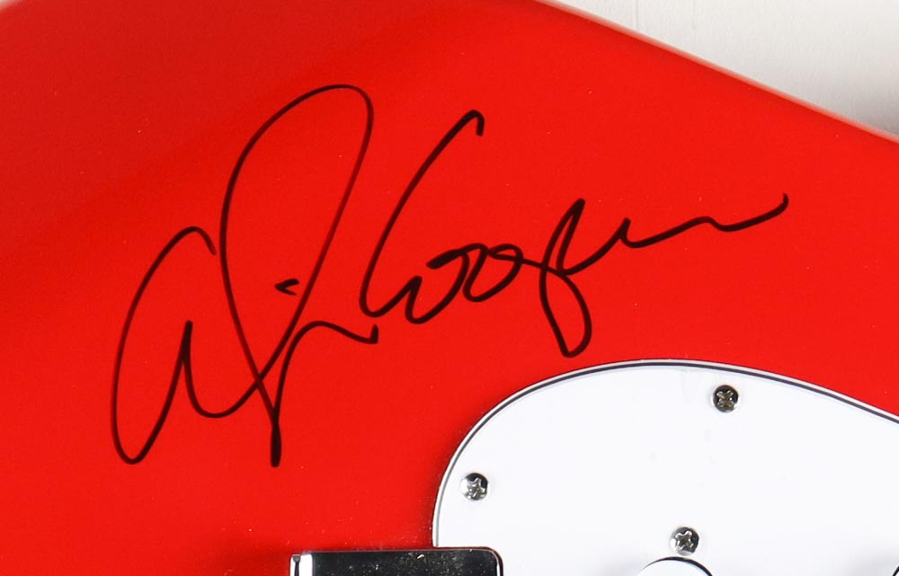 Alice Cooper Signed Electric Guitar (Beckett) at PristineAuction.com Alice Cooper Signed Electric Guitar (Beckett) at PristineAuction.com