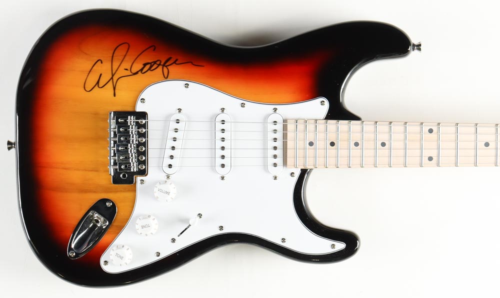 Alice Cooper Signed Full-Size Electric Guitar (Beckett) at PristineAuction.com Alice Cooper Signed Full-Size Electric Guitar (Beckett) at PristineAuction.com