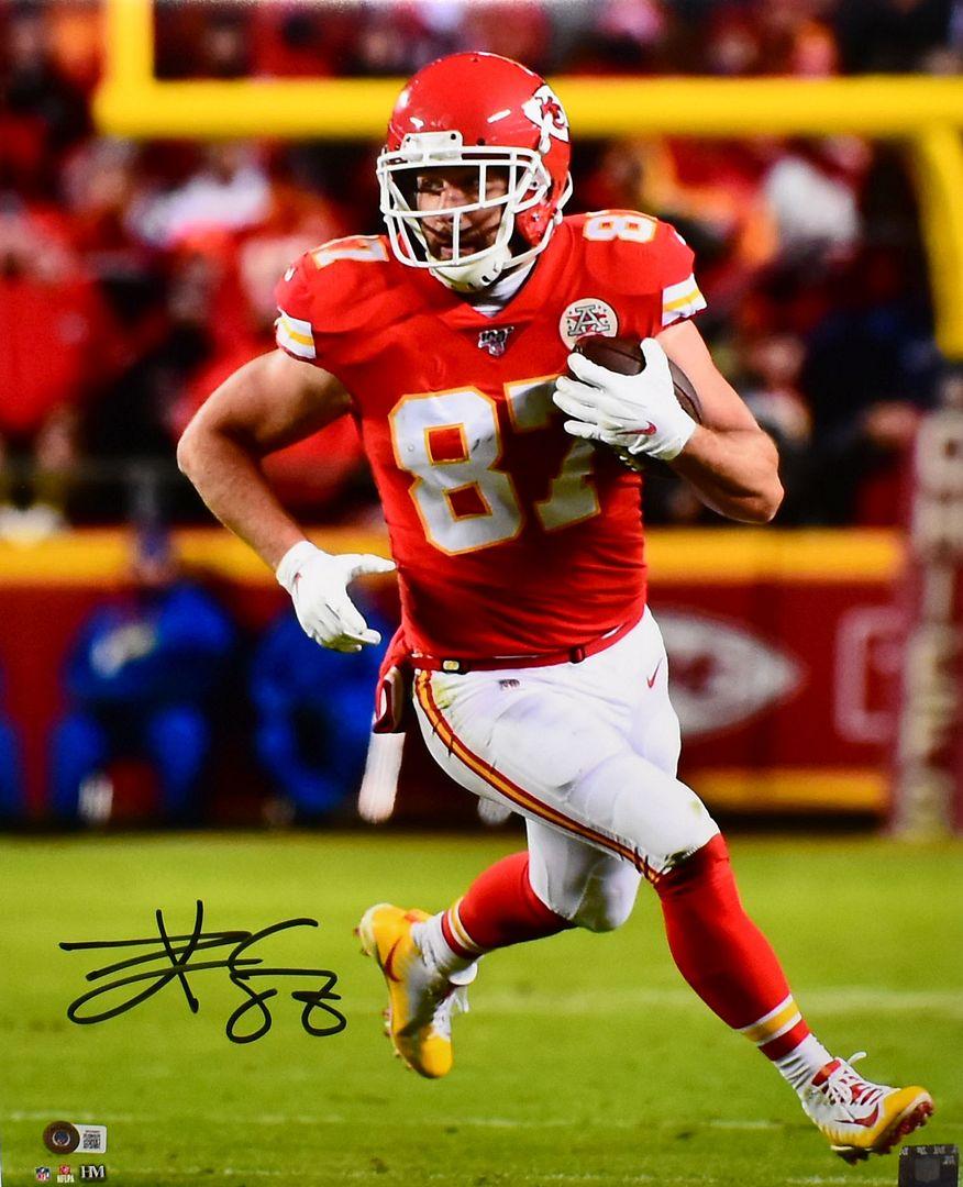 Travis Kelce Signed Chiefs 16x20 Photo (Beckett) at PristineAuction.com Travis Kelce Signed Chiefs 16x20 Photo (Beckett) at PristineAuction.com