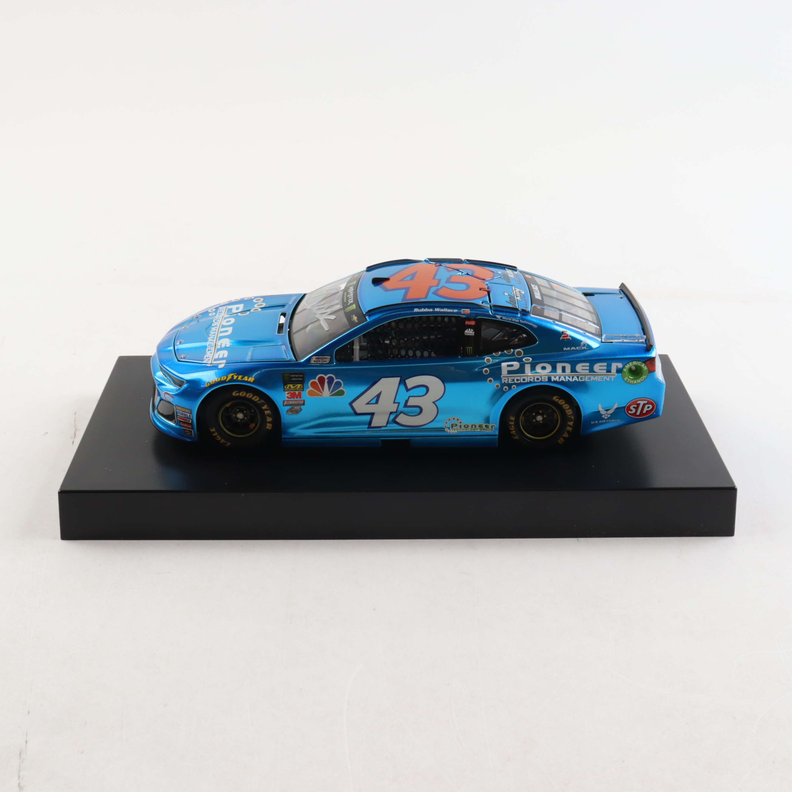 Darrell "Bubba" Wallace Jr. Signed LE #43 Pioneer Technologies Liquid Color 2018 Camaro ZL1 1:24 Diecast Car (RCCA) at PristineAuction.com Darrell "Bubba" Wallace Jr. Signed LE #43 Pioneer Technologies Liquid Color 2018 Camaro ZL1 1:24 Diecast Car (RCCA) at PristineAuction.com
