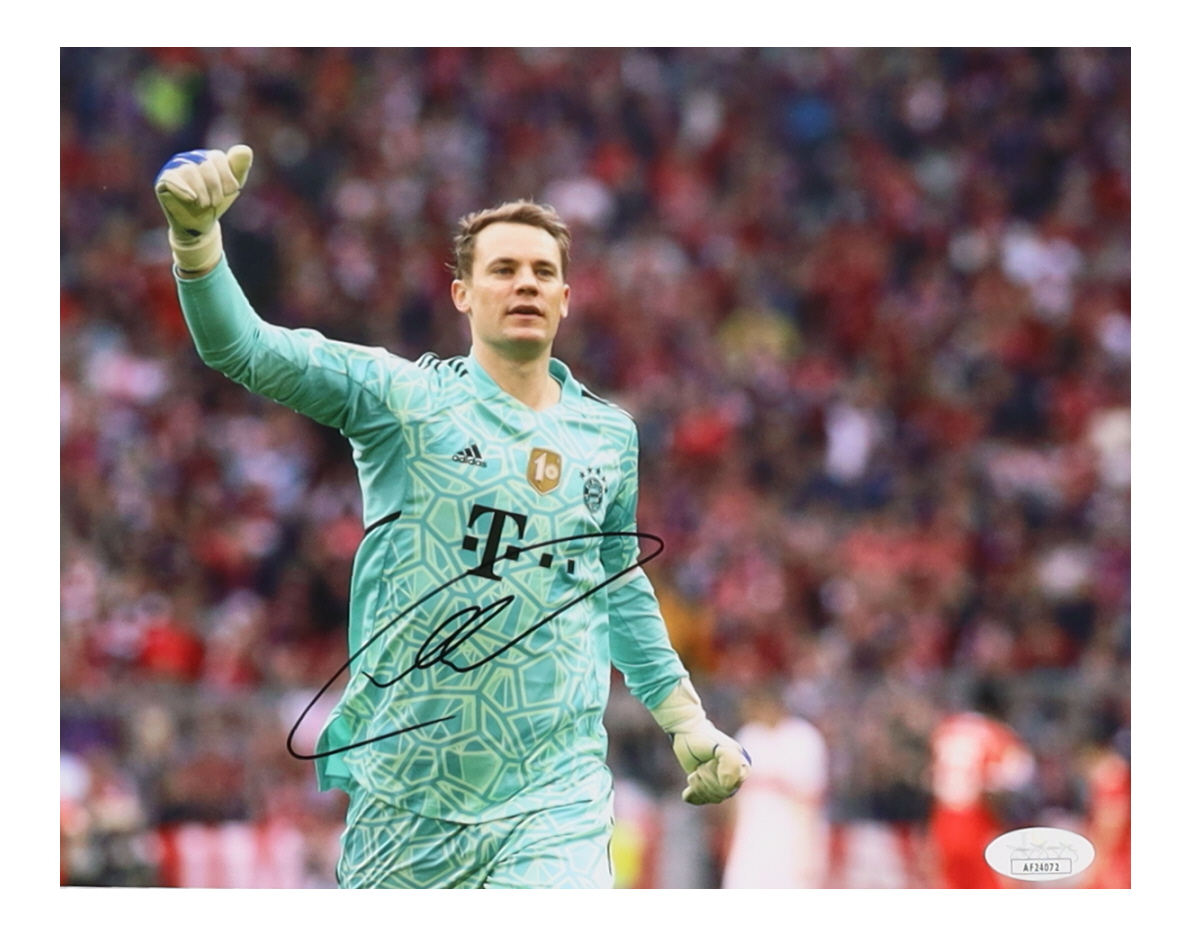 Manuel Neuer Signed 8x10 Photo (JSA) at PristineAuction.com Manuel Neuer Signed 8x10 Photo (JSA) at PristineAuction.com
