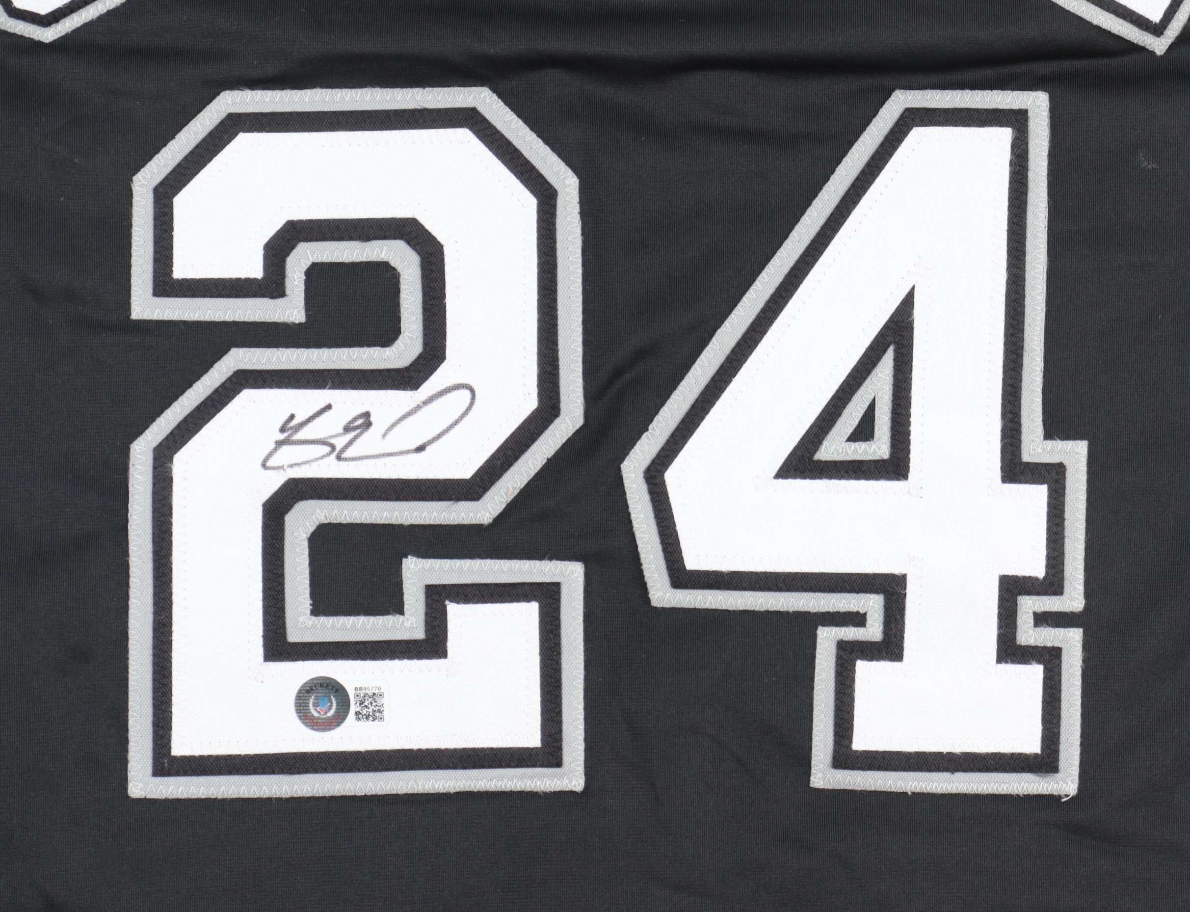 Yasmani Grandal Signed Jersey (Beckett) at PristineAuction.com Yasmani Grandal Signed Jersey (Beckett) at PristineAuction.com