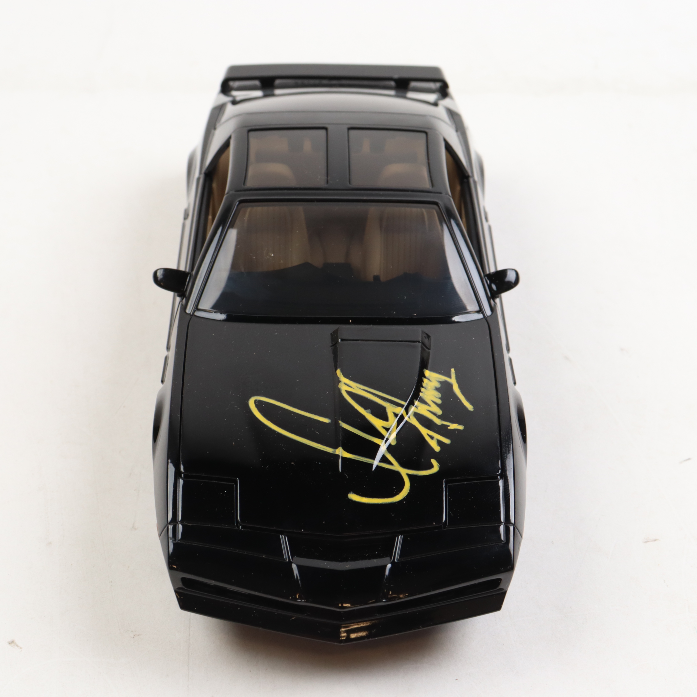 David Hasselhoff Signed "Knight Rider" 1:24 Diecast Car (Beckett) at PristineAuction.com David Hasselhoff Signed "Knight Rider" 1:24 Diecast Car (Beckett) at PristineAuction.com