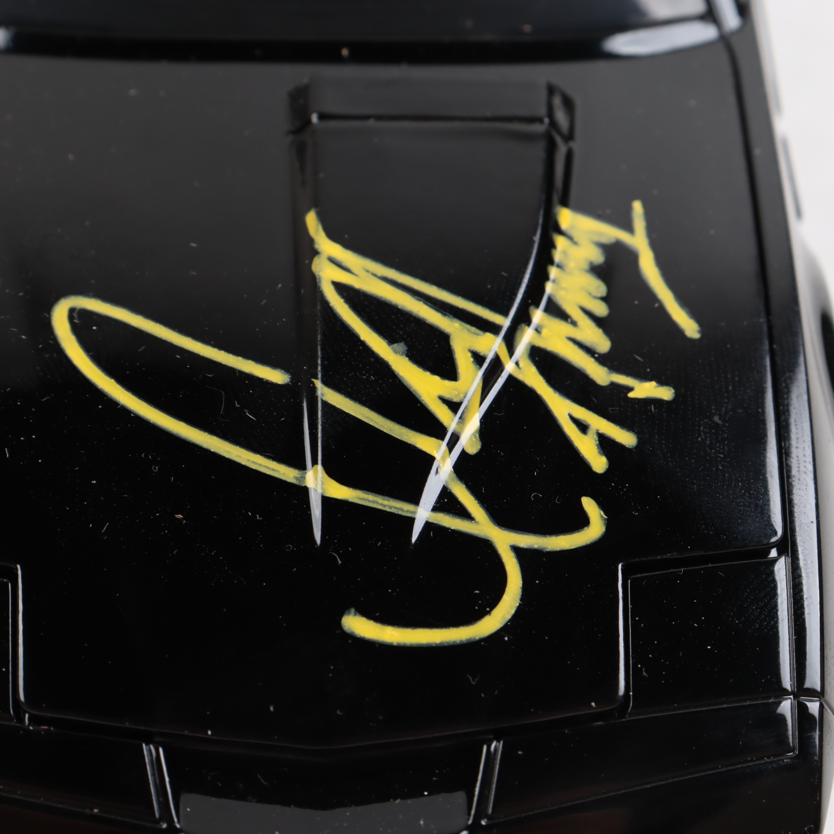 David Hasselhoff Signed "Knight Rider" 1:24 Diecast Car (Beckett) at PristineAuction.com David Hasselhoff Signed "Knight Rider" 1:24 Diecast Car (Beckett) at PristineAuction.com