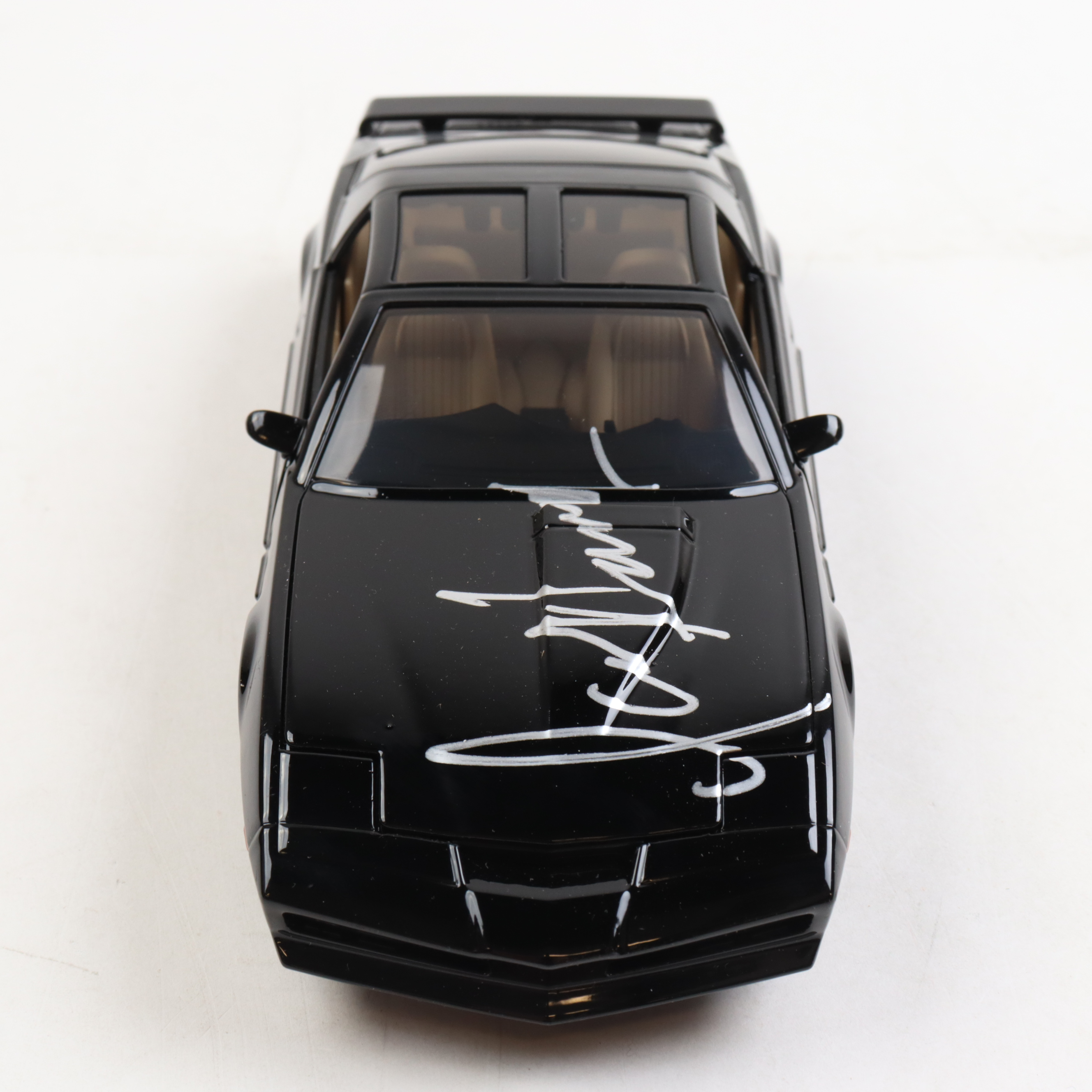 David Hasselhoff Signed "Knight Rider" 1:24 Diecast Car (Beckett) at PristineAuction.com David Hasselhoff Signed "Knight Rider" 1:24 Diecast Car (Beckett) at PristineAuction.com