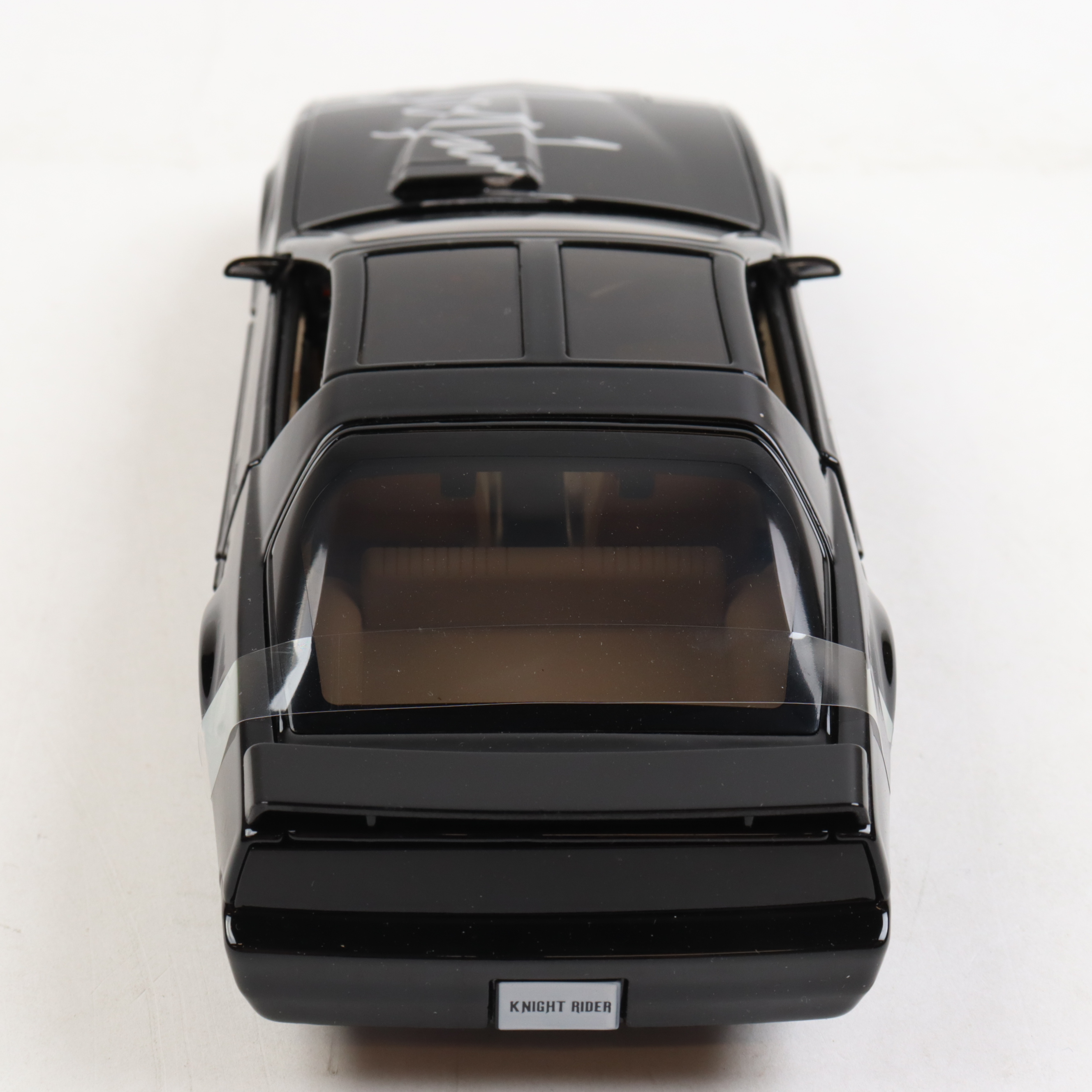 David Hasselhoff Signed "Knight Rider" 1:24 Diecast Car (Beckett) at PristineAuction.com David Hasselhoff Signed "Knight Rider" 1:24 Diecast Car (Beckett) at PristineAuction.com