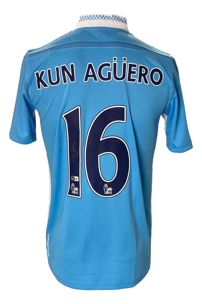 Maillot Manchester City 2011/12 - #16 Kun Agüero - Umbro - Taille 38 - Occasion