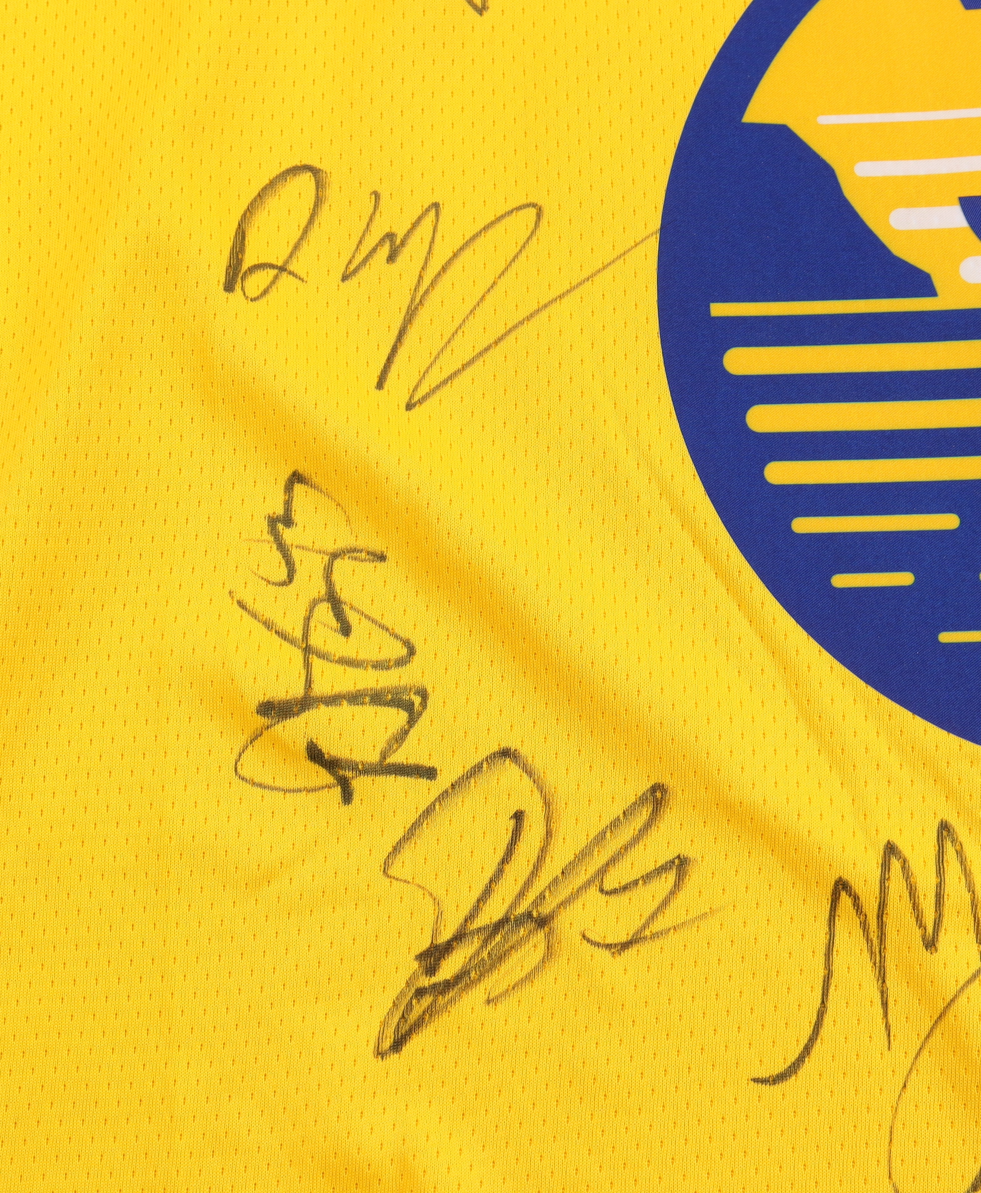 2021-22 Warriors Jersey Team-Signed by (11) with Steve Kerr, Jordan Poole, James Wiseman, Draymond Green, Andrew Wiggins (JSA) at PristineAuction.com 2021-22 Warriors Jersey Team-Signed by (11) with Steve Kerr, Jordan Poole, James Wiseman, Draymond Green, Andrew Wiggins (JSA) at PristineAuction.com