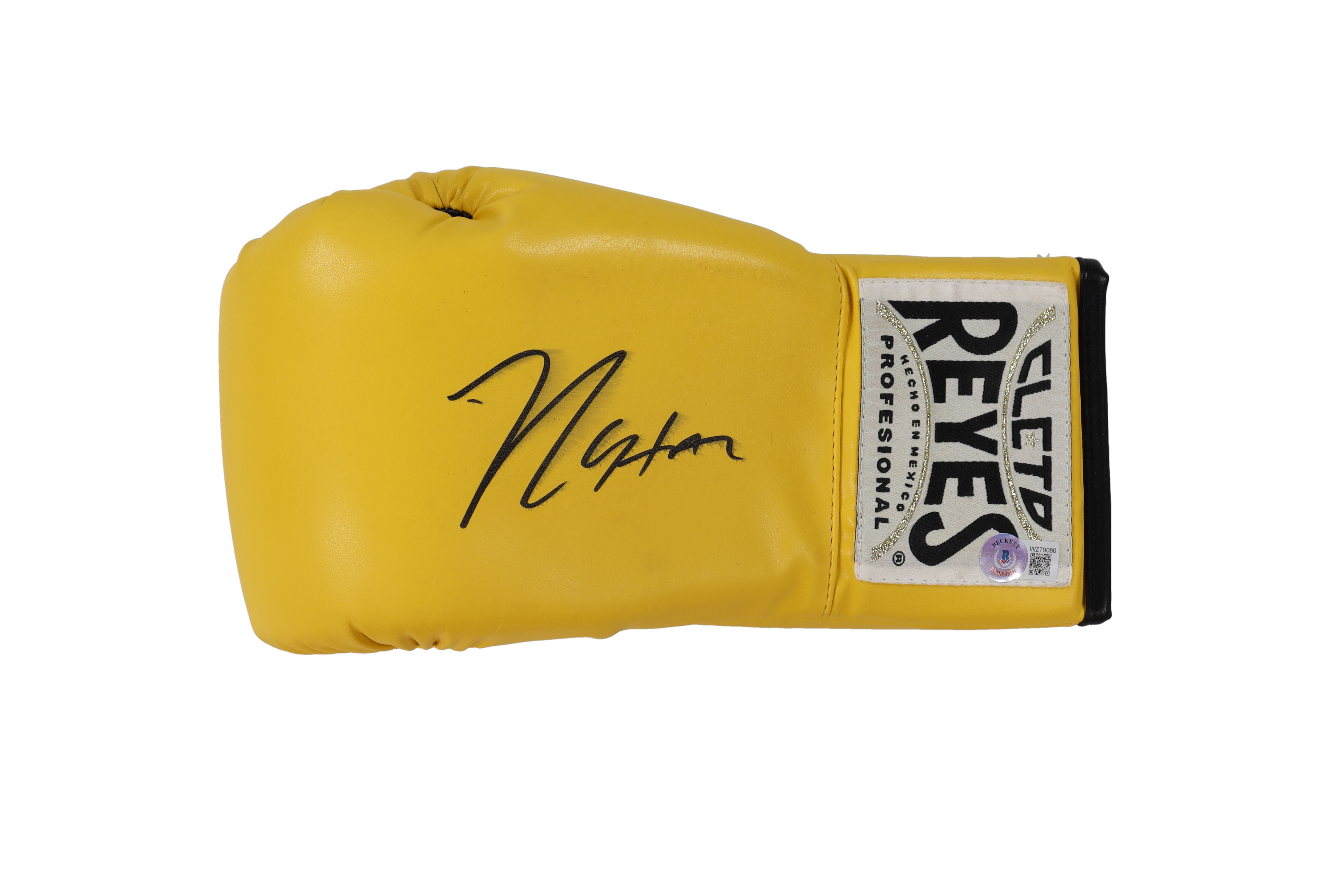 Julio Cesar Chavez Signed Cleto Reyes Boxing Glove (Beckett) at PristineAuction.com Julio Cesar Chavez Signed Cleto Reyes Boxing Glove (Beckett) at PristineAuction.com