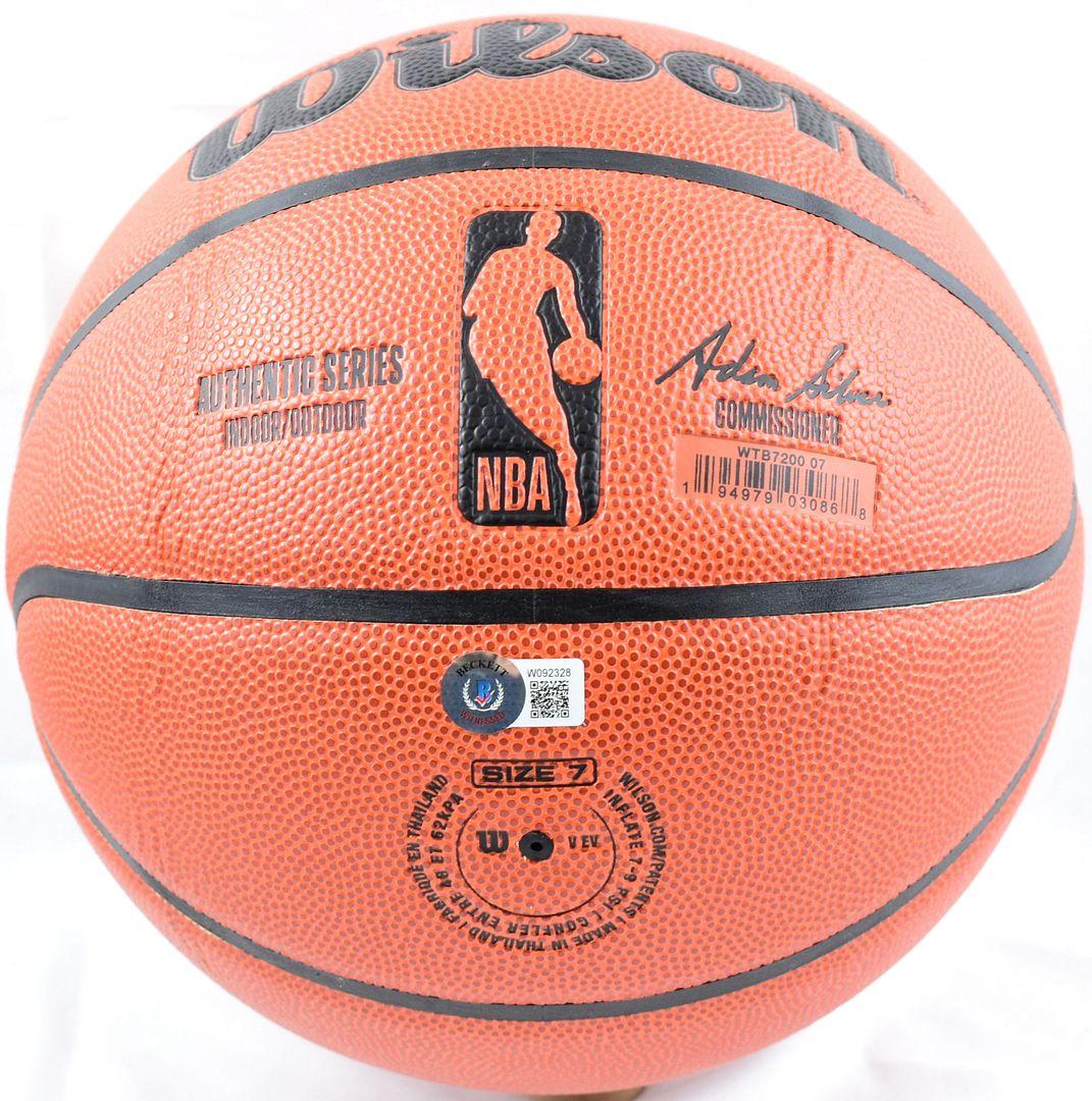 Hakeem Olajuwon Signed NBA Basketball (Beckett) at PristineAuction.com Hakeem Olajuwon Signed NBA Basketball (Beckett) at PristineAuction.com