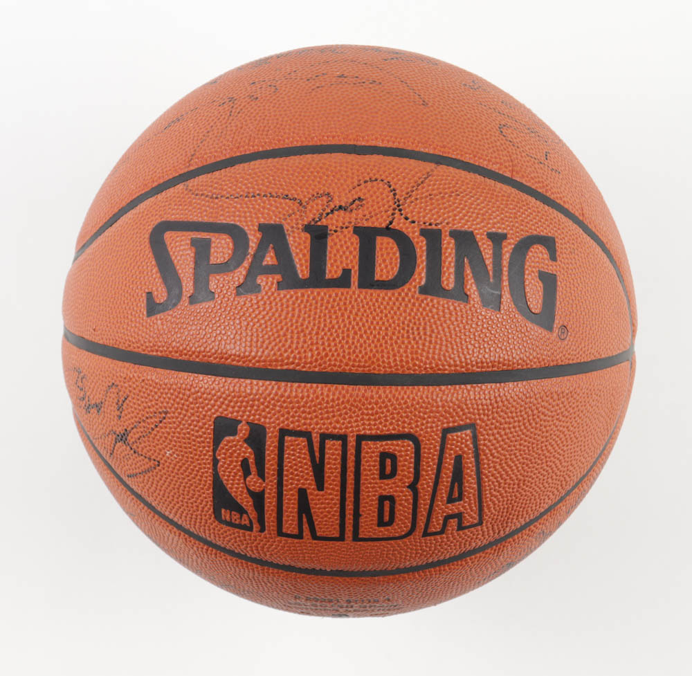 2001-02 Lakers NBA Basketball with Custom Display Case Team-Signed by (15) with Kobe Bryant, Shaquille O'Neal, Derek Fisher, Mitch Richmond, Robert Horry (Beckett) at PristineAuction.com 2001-02 Lakers NBA Basketball with Custom Display Case Team-Signed by (15) with Kobe Bryant, Shaquille O'Neal, Derek Fisher, Mitch Richmond, Robert Horry (Beckett) at PristineAuction.com