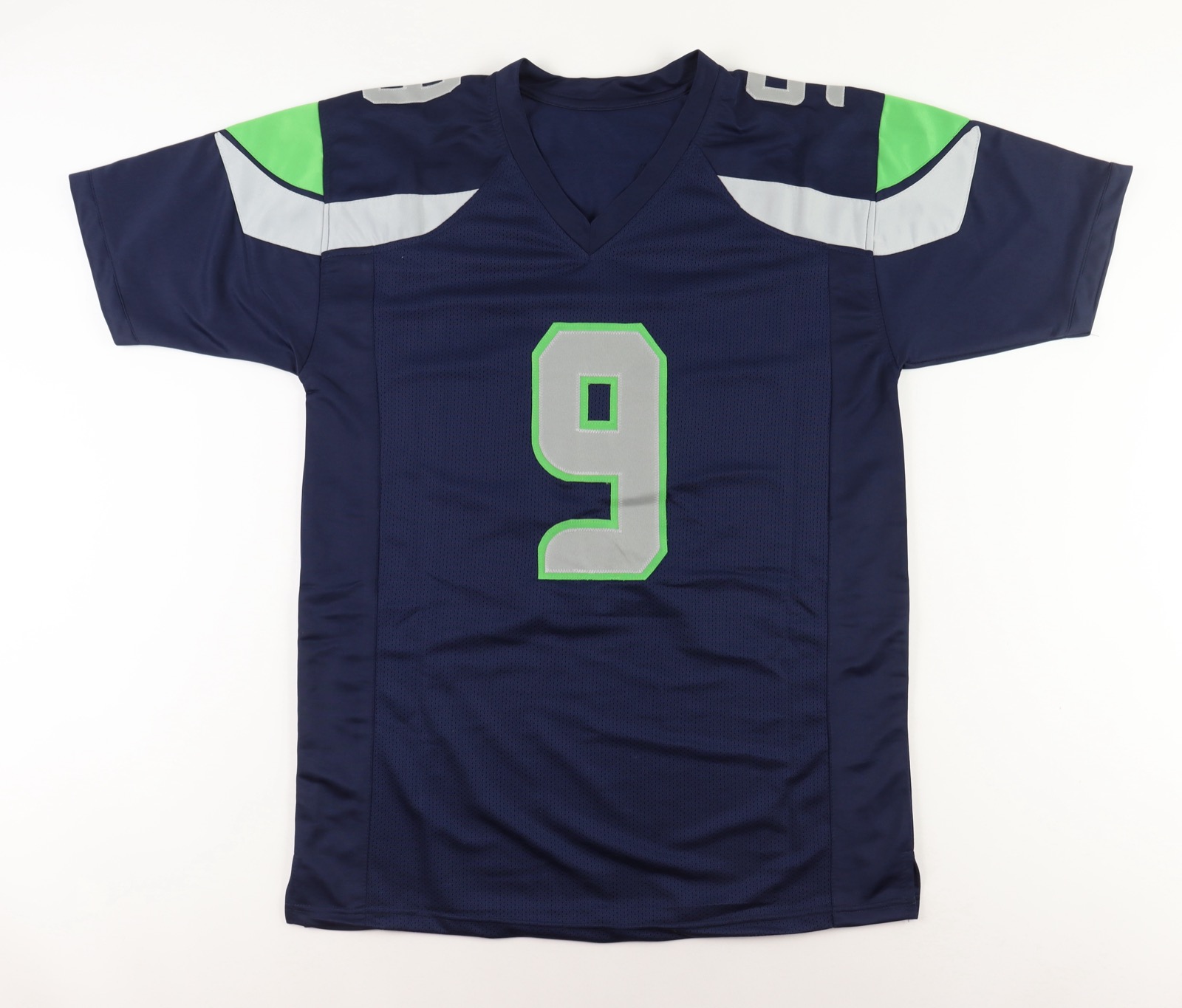 Kenneth Walker III Signed Jersey (Beckett) at PristineAuction.com Kenneth Walker III Signed Jersey (Beckett) at PristineAuction.com