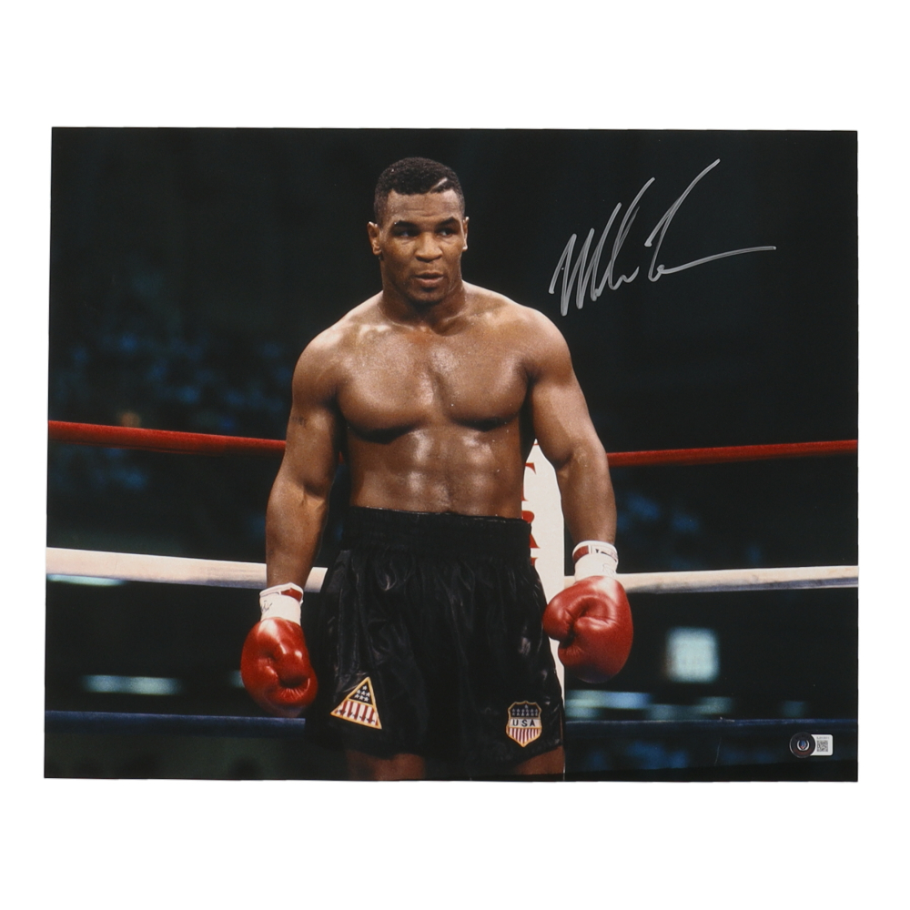 Photo Dédicacée De Mike Tyson 16x20 Pouces Avec Certificat D'authenticité Beckett (COA)
