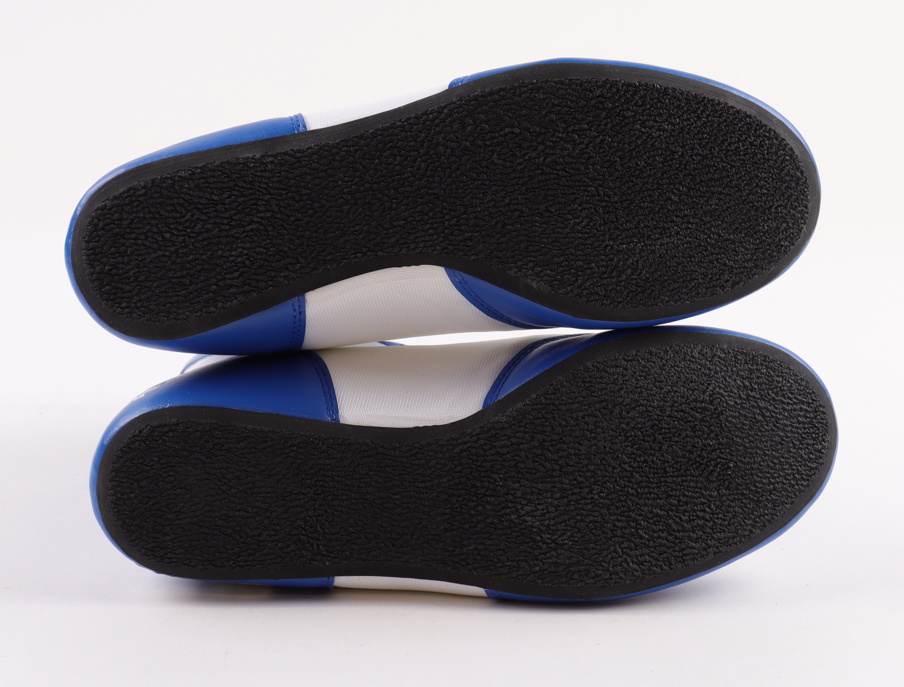 Mike Tyson Signed Pair of Title Boxing Shoes (JSA & Tyson) at PristineAuction.com Mike Tyson Signed Pair of Title Boxing Shoes (JSA & Tyson) at PristineAuction.com