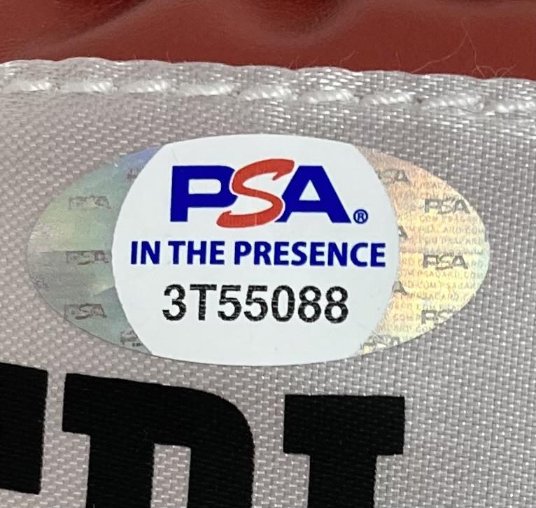 Dolph Lundgren Signed Boxing Glove (PSA) at PristineAuction.com Dolph Lundgren Signed Boxing Glove (PSA) at PristineAuction.com