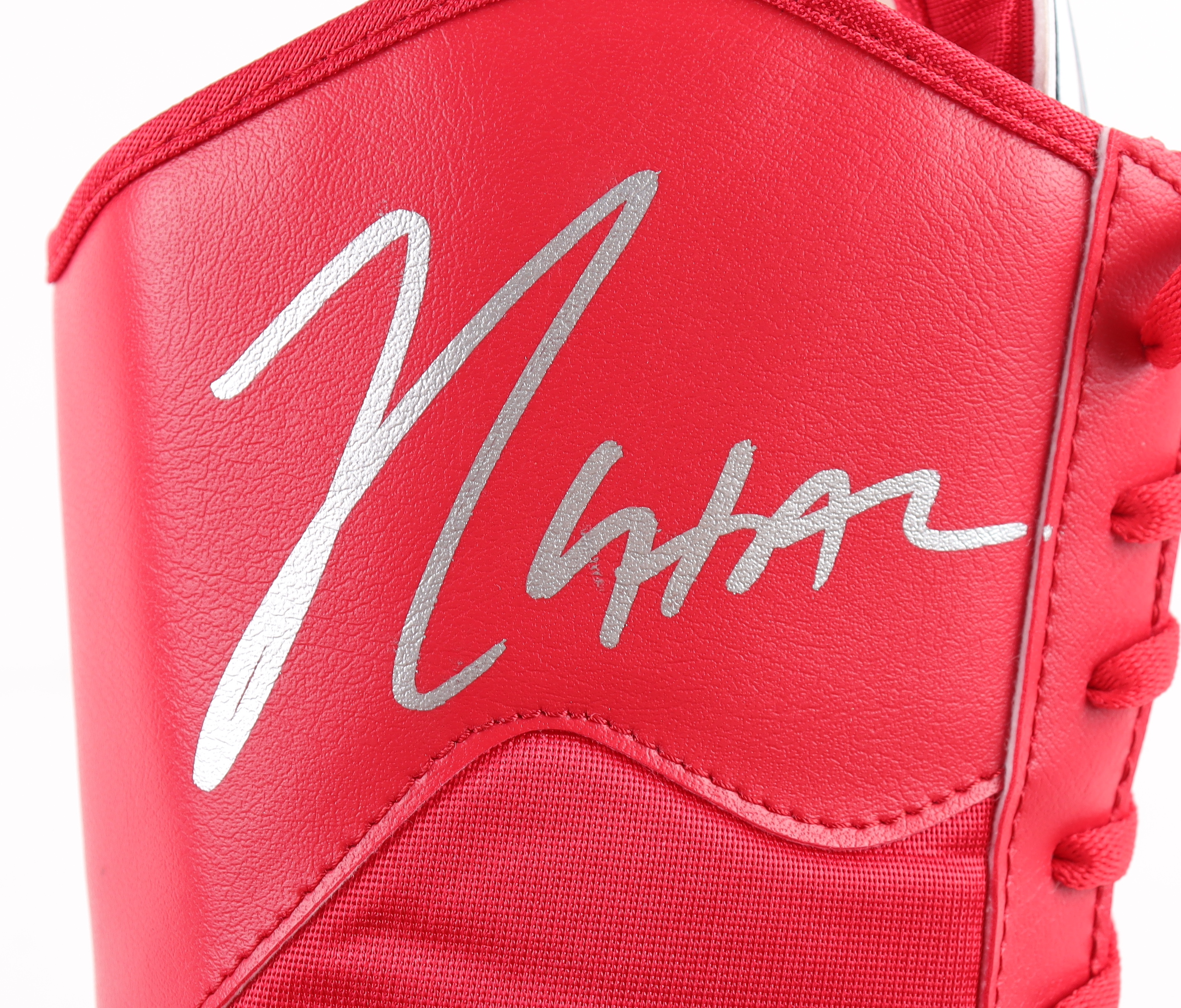 Marco Antonio Barrera & Erik Morales Signed Pair of Title Boxing Boots (Beckett) at PristineAuction.com Marco Antonio Barrera & Erik Morales Signed Pair of Title Boxing Boots (Beckett) at PristineAuction.com