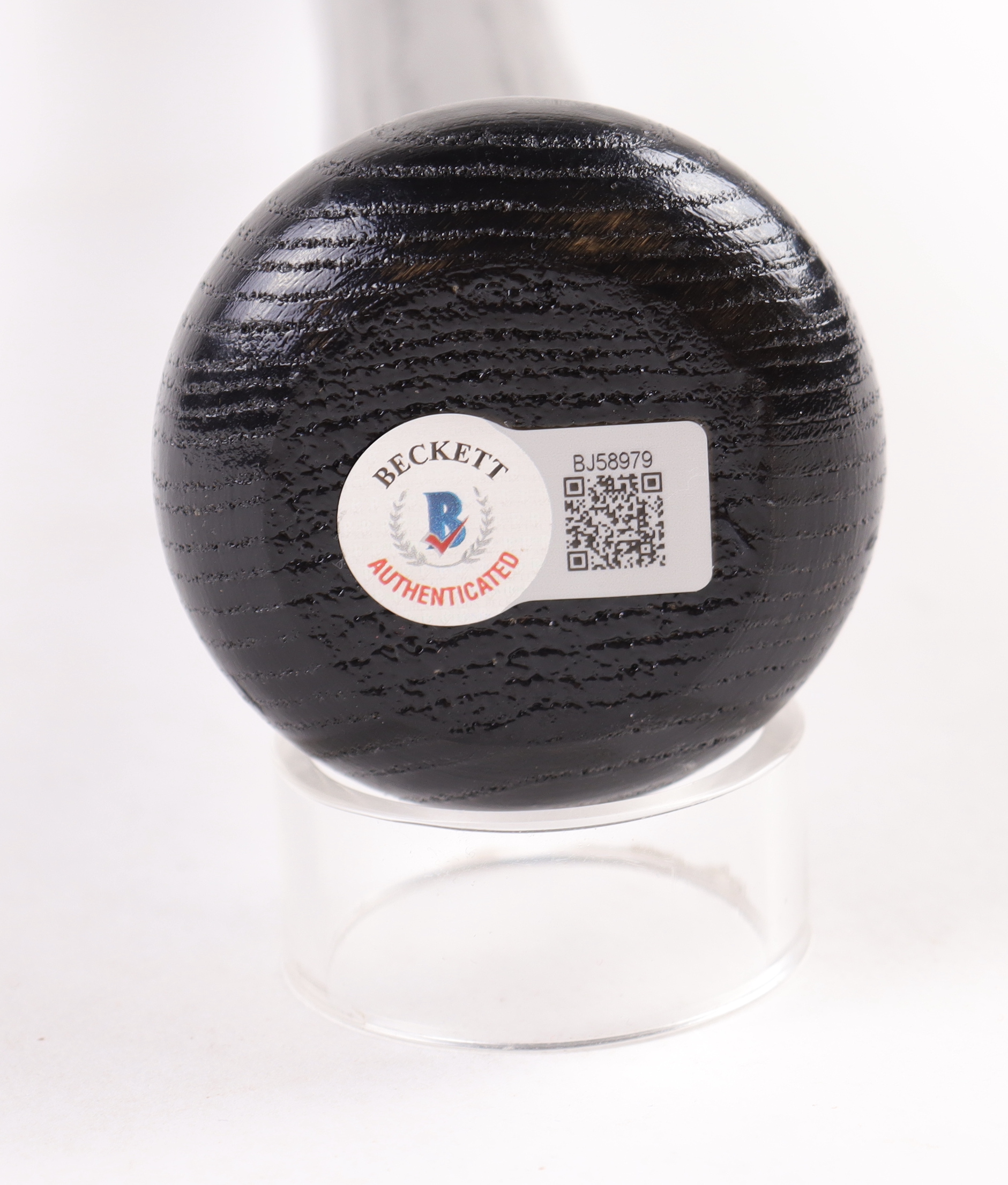 Harmon Killebrew Signed Rawlings Baseball Bat Inscribed "573 H.R.'s" & "H.O.F. '84" (Beckett) at PristineAuction.com Harmon Killebrew Signed Rawlings Baseball Bat Inscribed "573 H.R.'s" & "H.O.F. '84" (Beckett) at PristineAuction.com