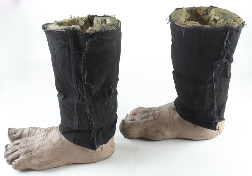 Alice Cooper Signed Pair of Prop Feet (JSA) at PristineAuction.com Alice Cooper Signed Pair of Prop Feet (JSA) at PristineAuction.com