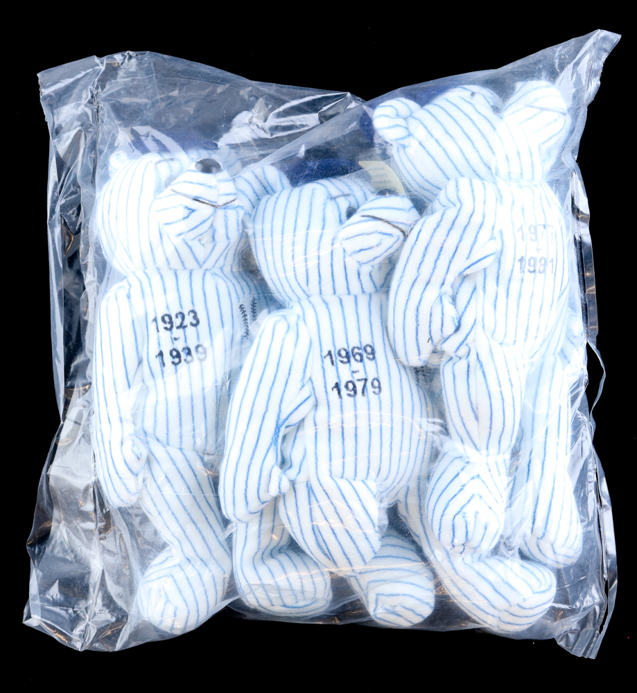 Reggie Jackson "Heroes of the Big Apple" Complete Set of (3) Beanie Bears with Lou Gehrig, Thurman Munson & Reggie Jackson at PristineAuction.com Reggie Jackson "Heroes of the Big Apple" Complete Set of (3) Beanie Bears with Lou Gehrig, Thurman Munson & Reggie Jackson at PristineAuction.com