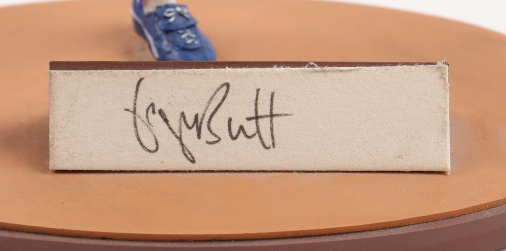 George Brett Signed LE Royals Ceramic Statue (Gartlan) at PristineAuction.com George Brett Signed LE Royals Ceramic Statue (Gartlan) at PristineAuction.com