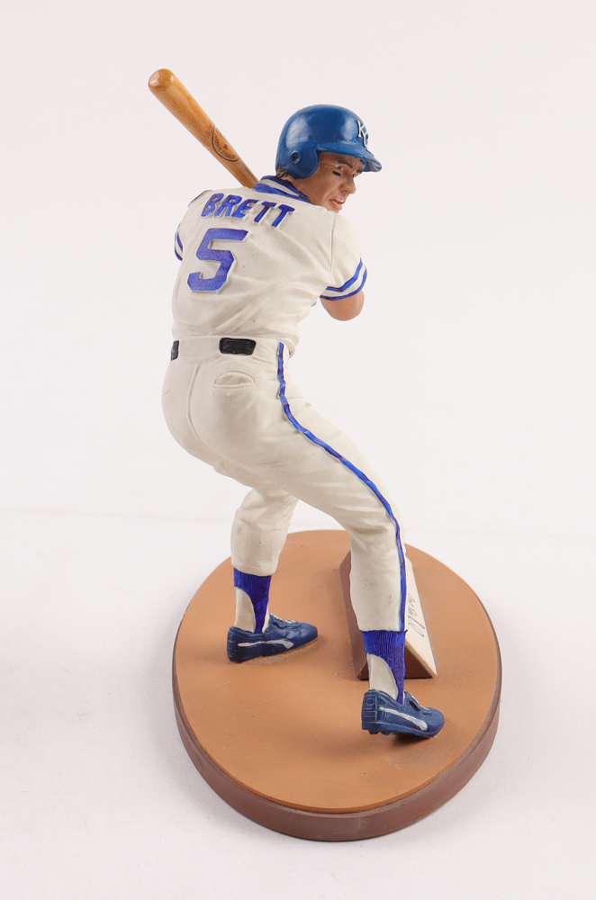 George Brett Signed LE Royals Ceramic Statue (Gartlan) at PristineAuction.com George Brett Signed LE Royals Ceramic Statue (Gartlan) at PristineAuction.com