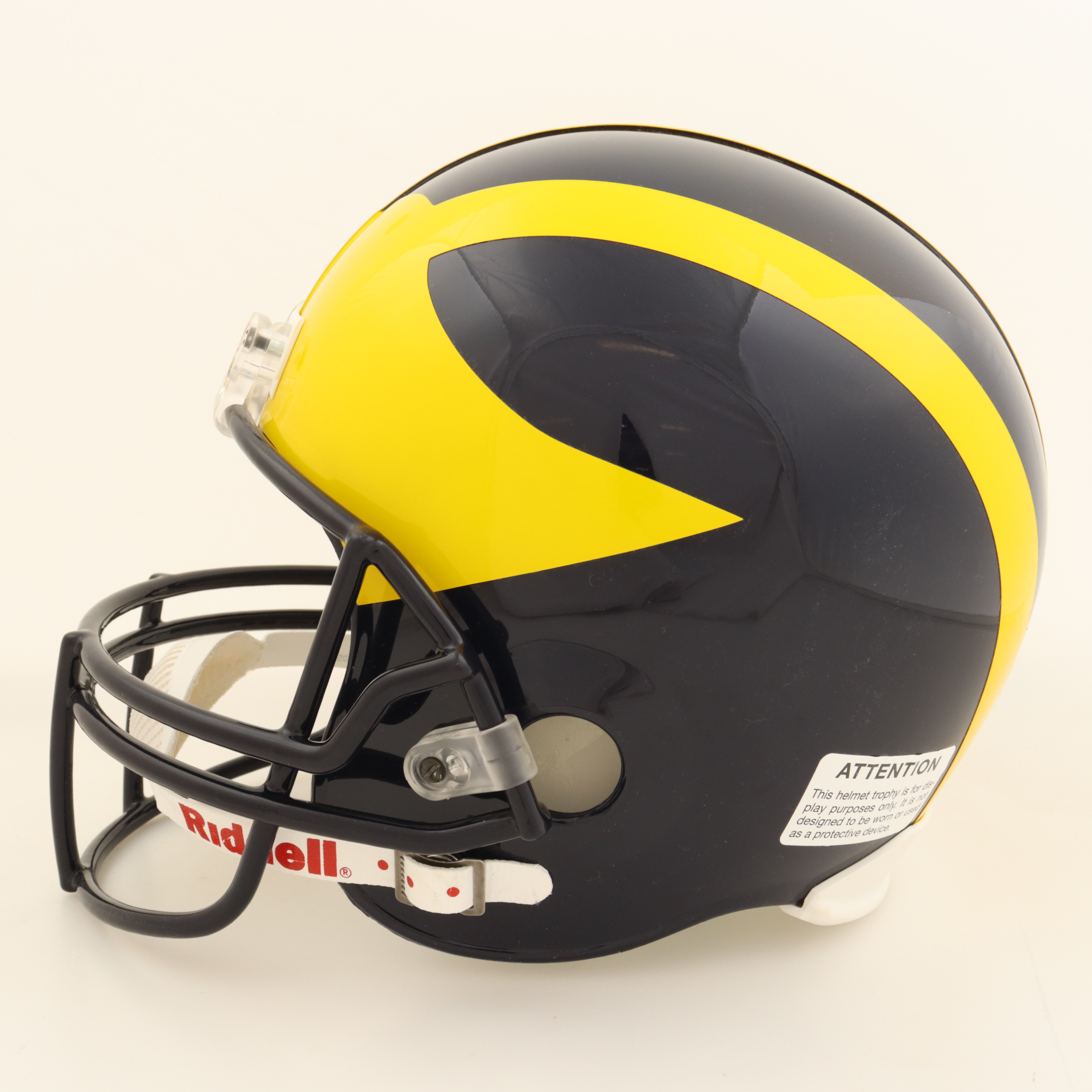 Jabrill Peppers Signed Michigan Wolverines Full-Size Helmet (Beckett) at PristineAuction.com Jabrill Peppers Signed Michigan Wolverines Full-Size Helmet (Beckett) at PristineAuction.com