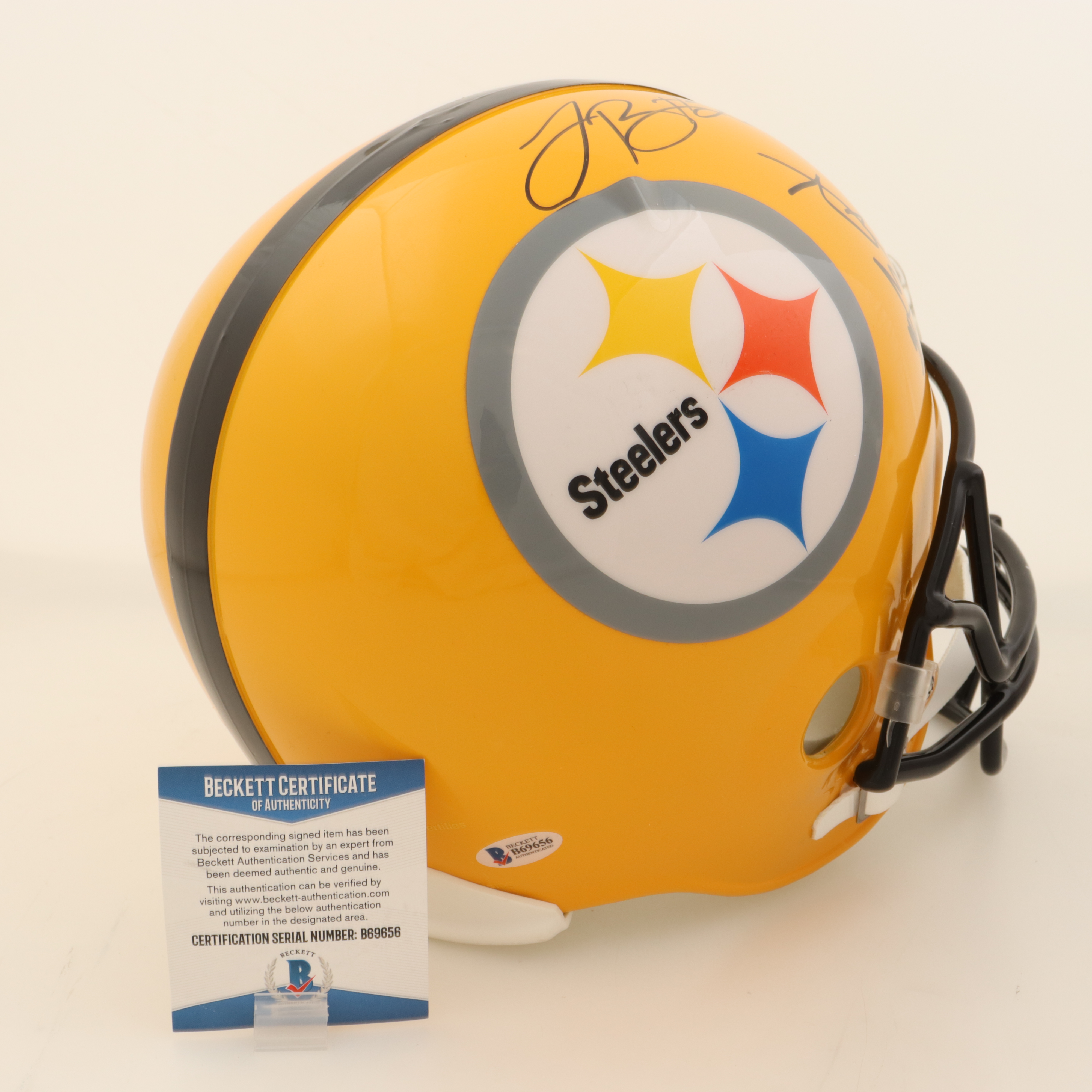 Antonio Brown & Le'Veon Bell Signed Steelers Full-Size Helmet (Beckett) at PristineAuction.com Antonio Brown & Le'Veon Bell Signed Steelers Full-Size Helmet (Beckett) at PristineAuction.com