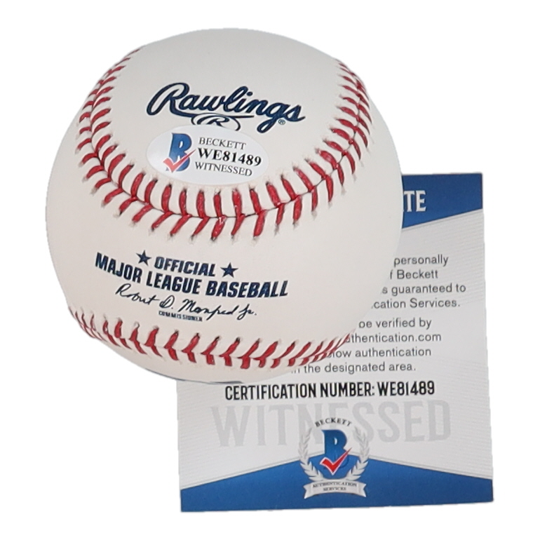 Greg Maddux Signed OML Baseball (Beckett) at PristineAuction.com Greg Maddux Signed OML Baseball (Beckett) at PristineAuction.com