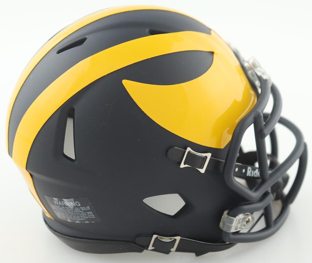 Aidan Hutchinson Signed Michigan Wolverines Speed Mini Helmet (Beckett) at PristineAuction.com Aidan Hutchinson Signed Michigan Wolverines Speed Mini Helmet (Beckett) at PristineAuction.com
