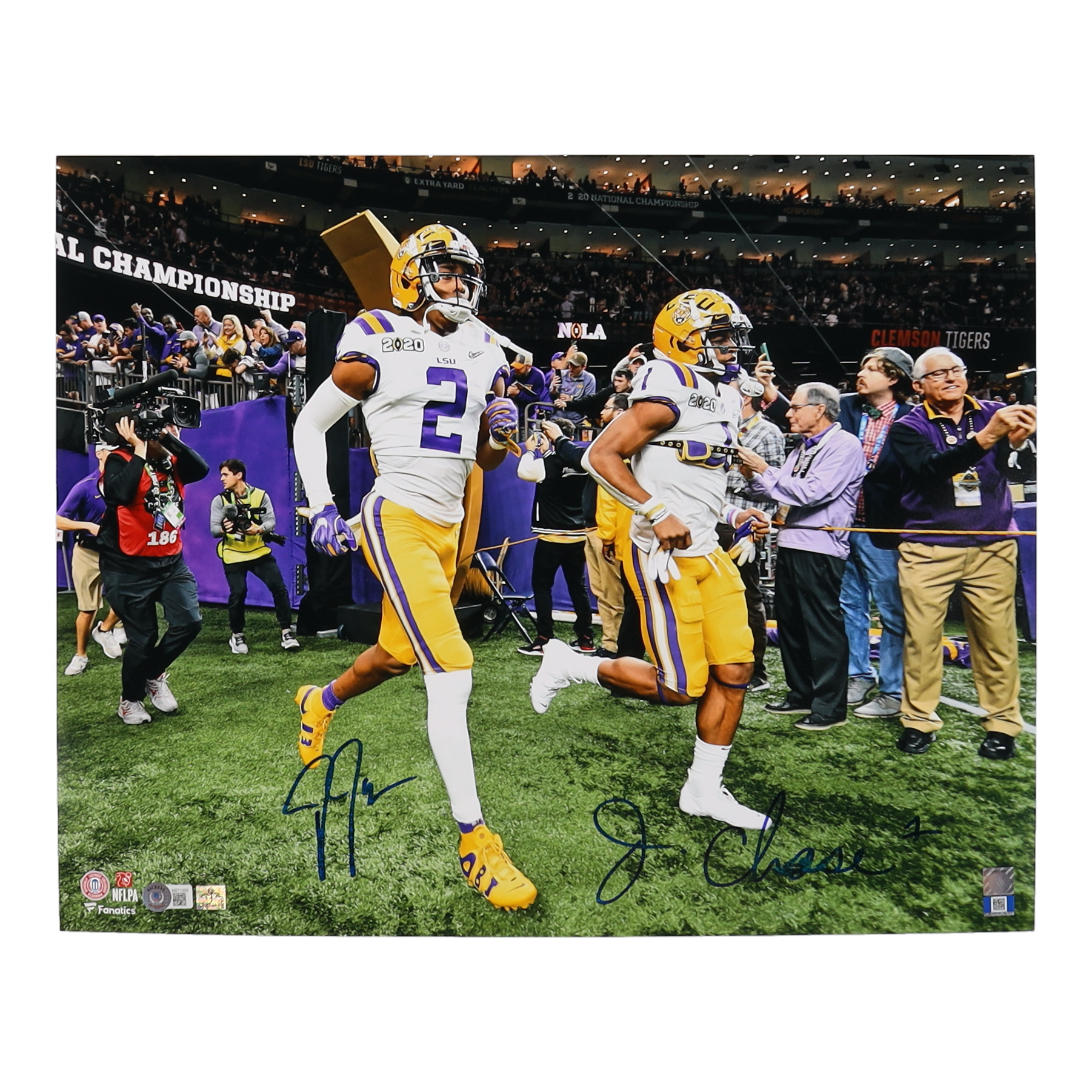 Justin Jefferson & Ja'Marr Chase Signed LSU Tigers 16x20 Photo (Beckett & Chase) at PristineAuction.com Justin Jefferson & Ja'Marr Chase Signed LSU Tigers 16x20 Photo (Beckett & Chase) at PristineAuction.com