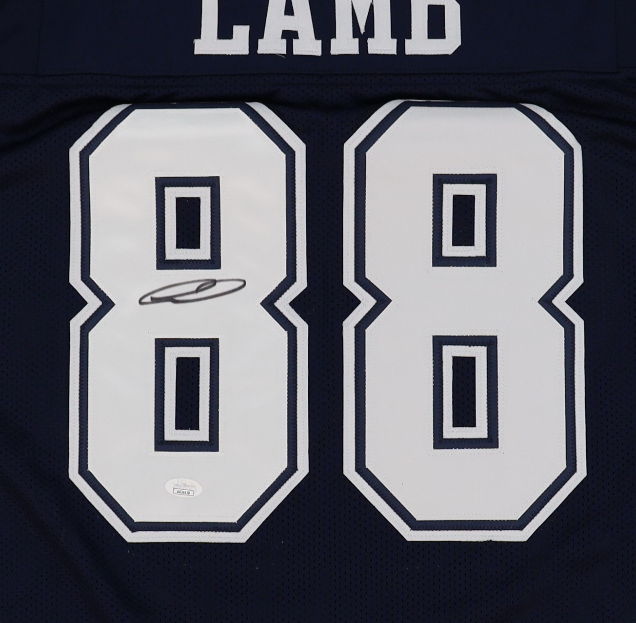 CeeDee Lamb Signed Jersey (JSA) at PristineAuction.com CeeDee Lamb Signed Jersey (JSA) at PristineAuction.com